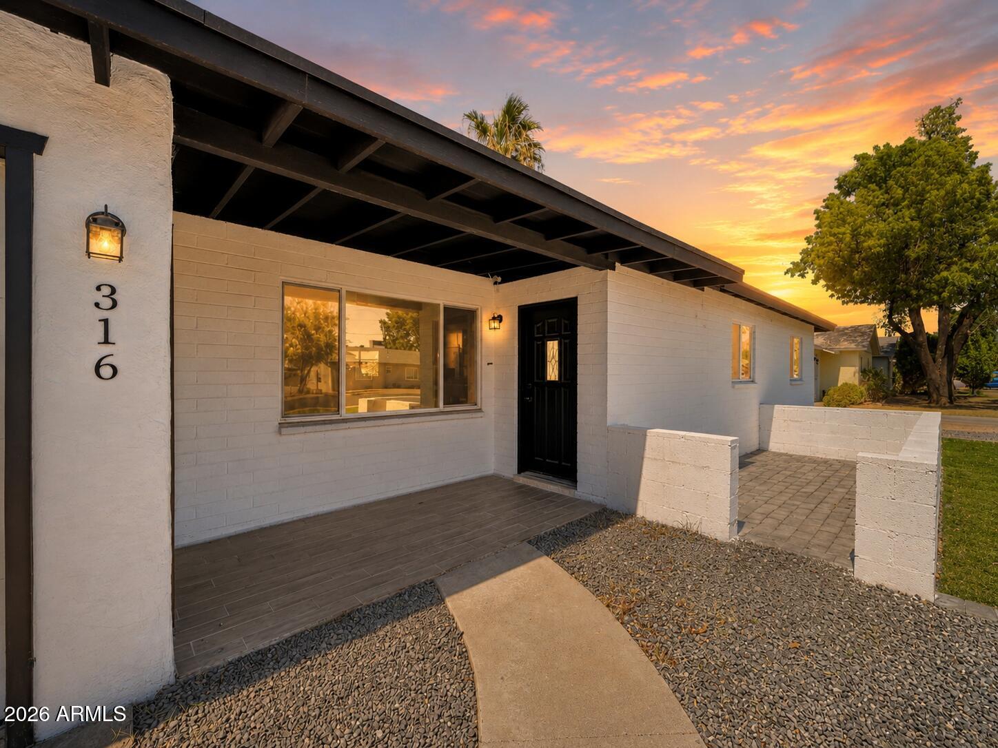 316 E EL CAMINO Drive