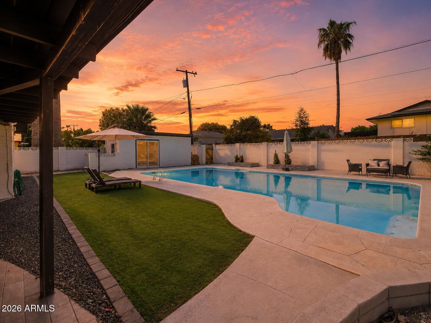 316 E EL CAMINO Drive