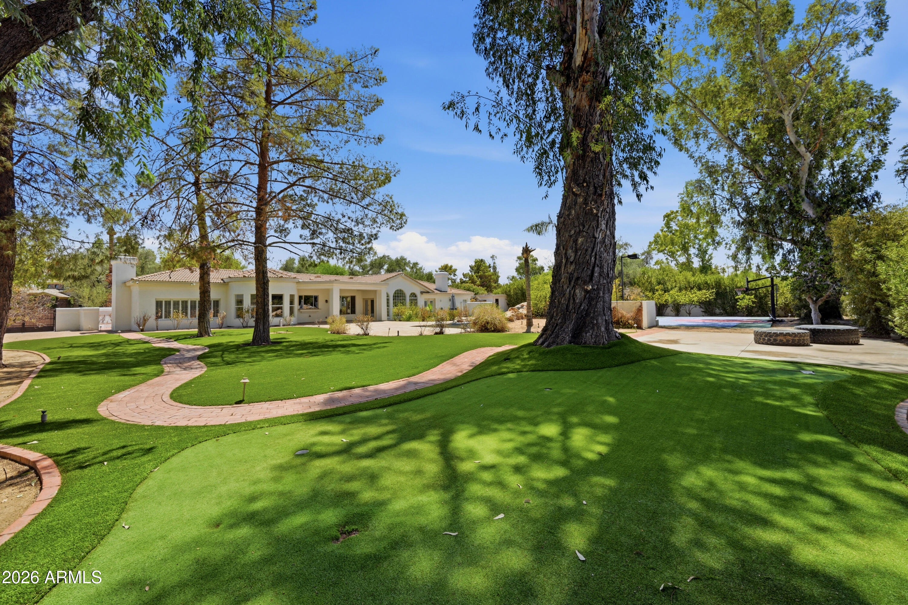 7214 E ROYAL PALM Road