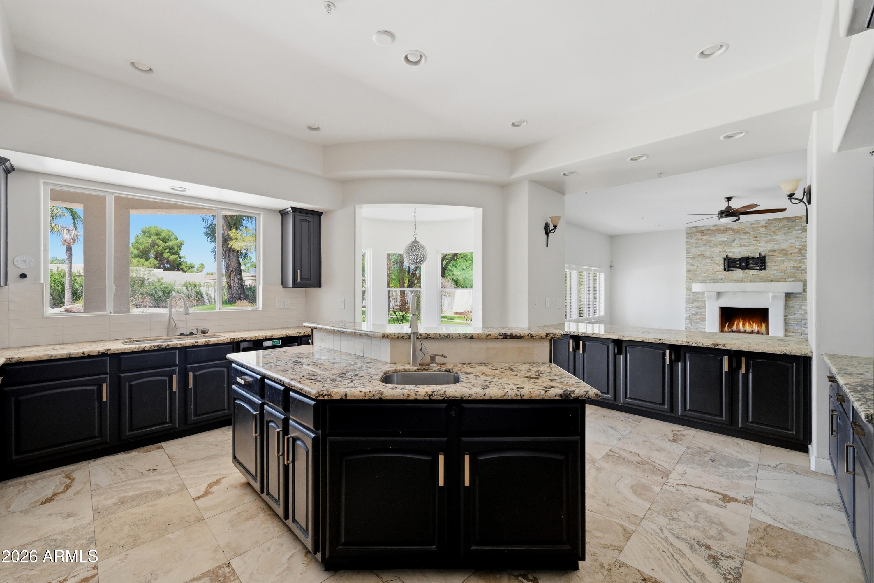 7214 E ROYAL PALM Road