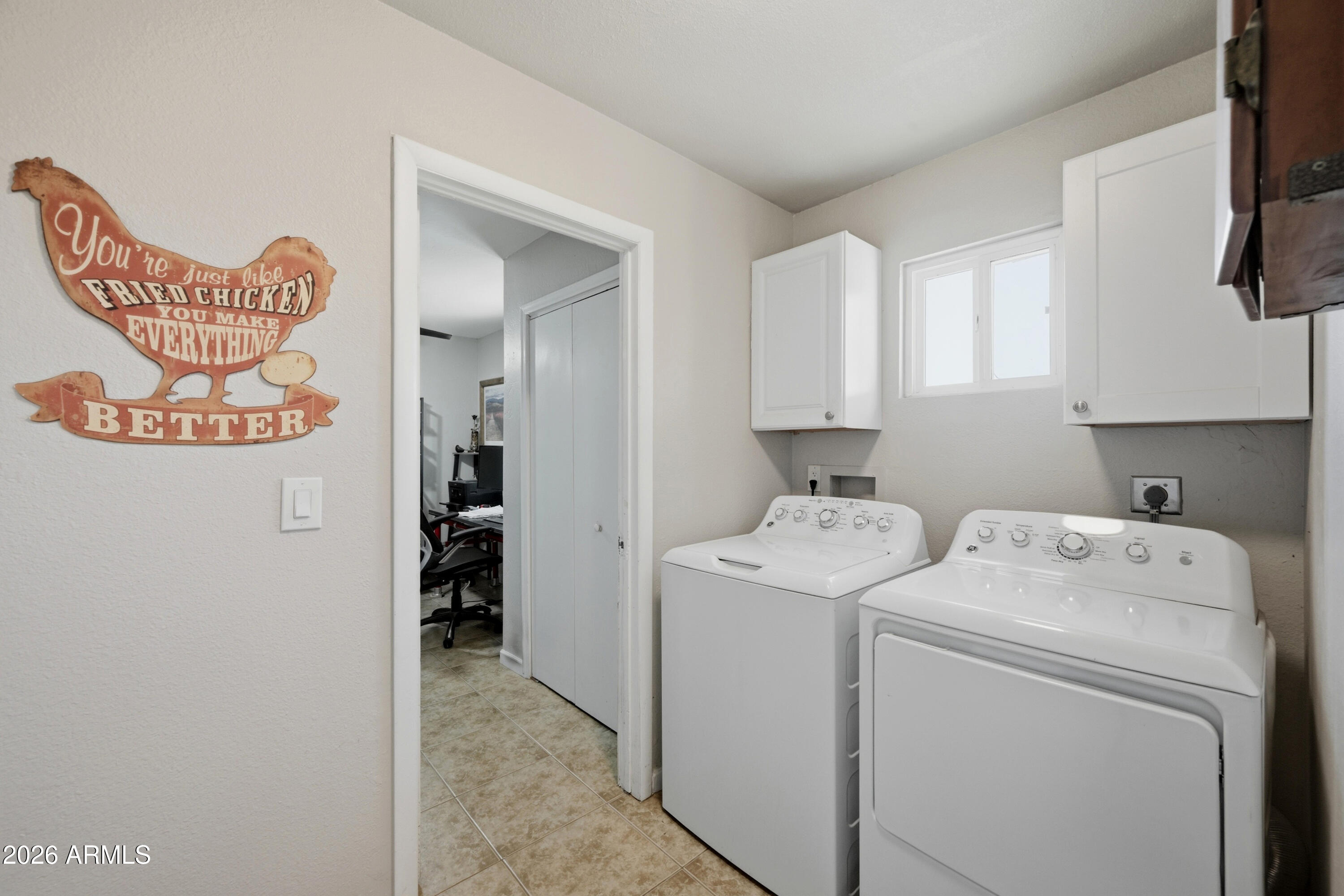2566 E VILLA RITA Drive