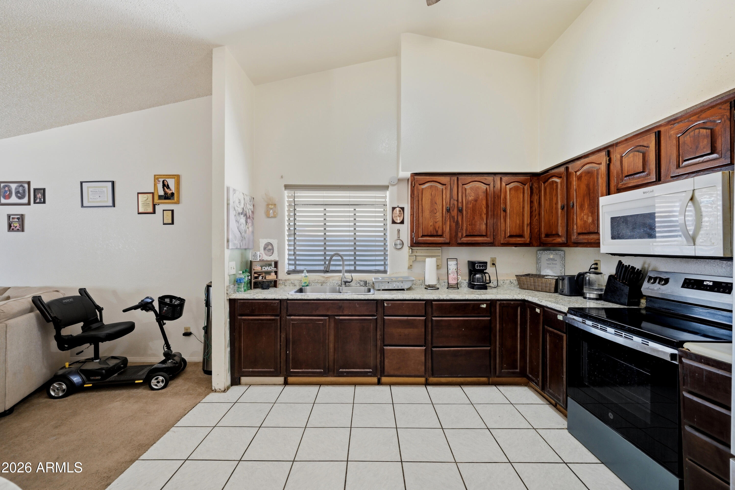 3539 W JOAN DE ARC Avenue