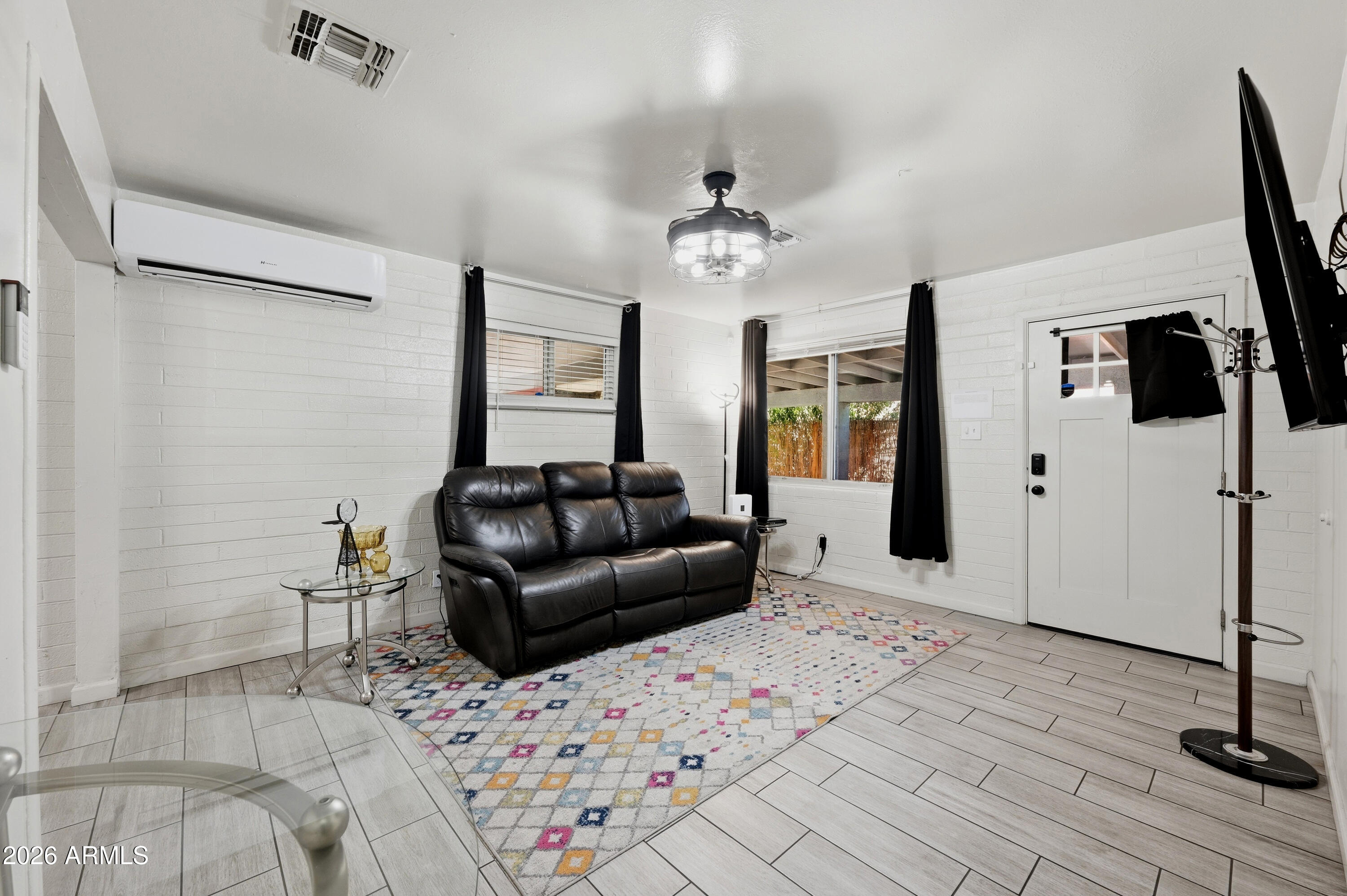 1033 N 25TH Street