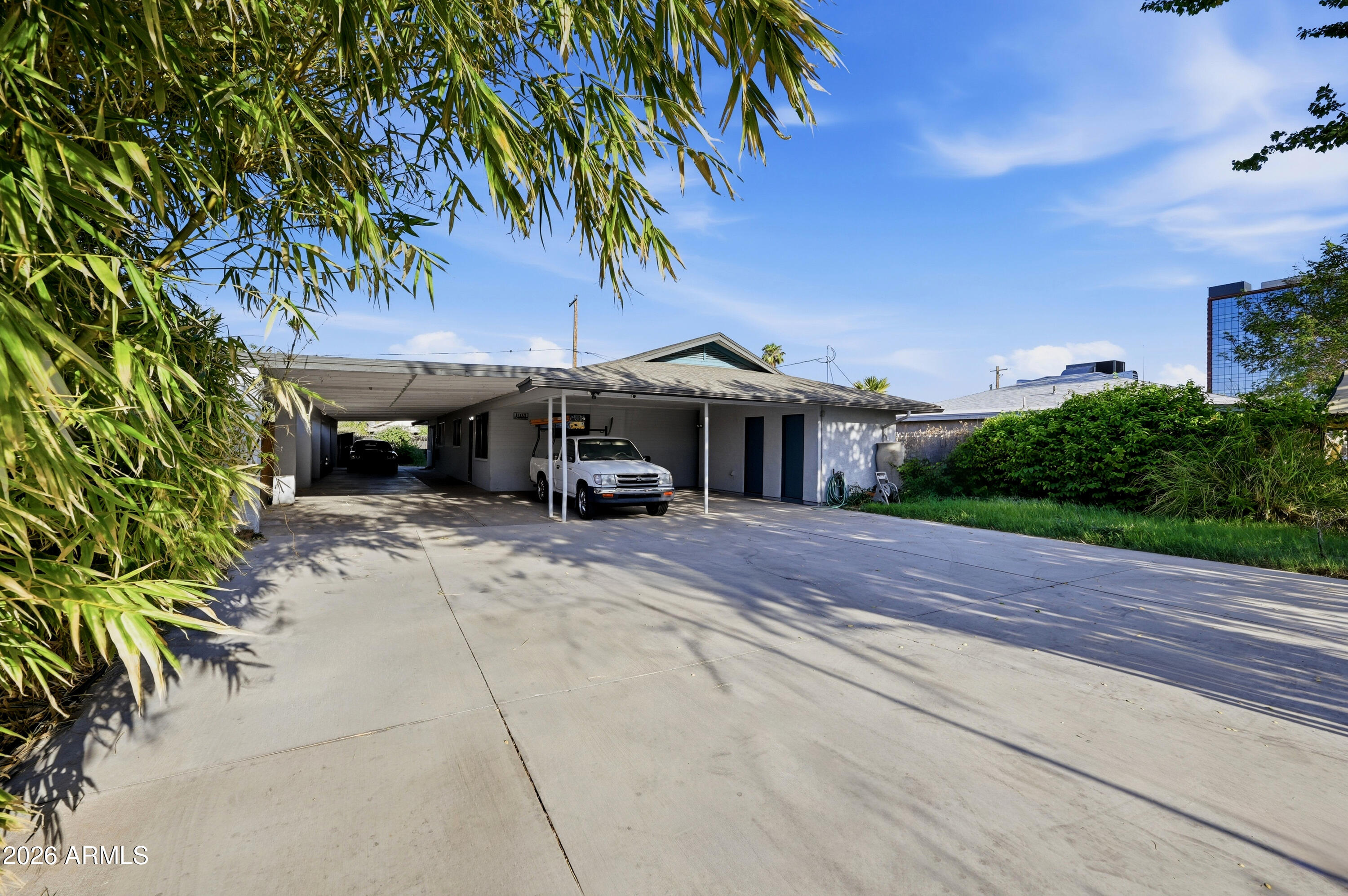 1033 N 25TH Street