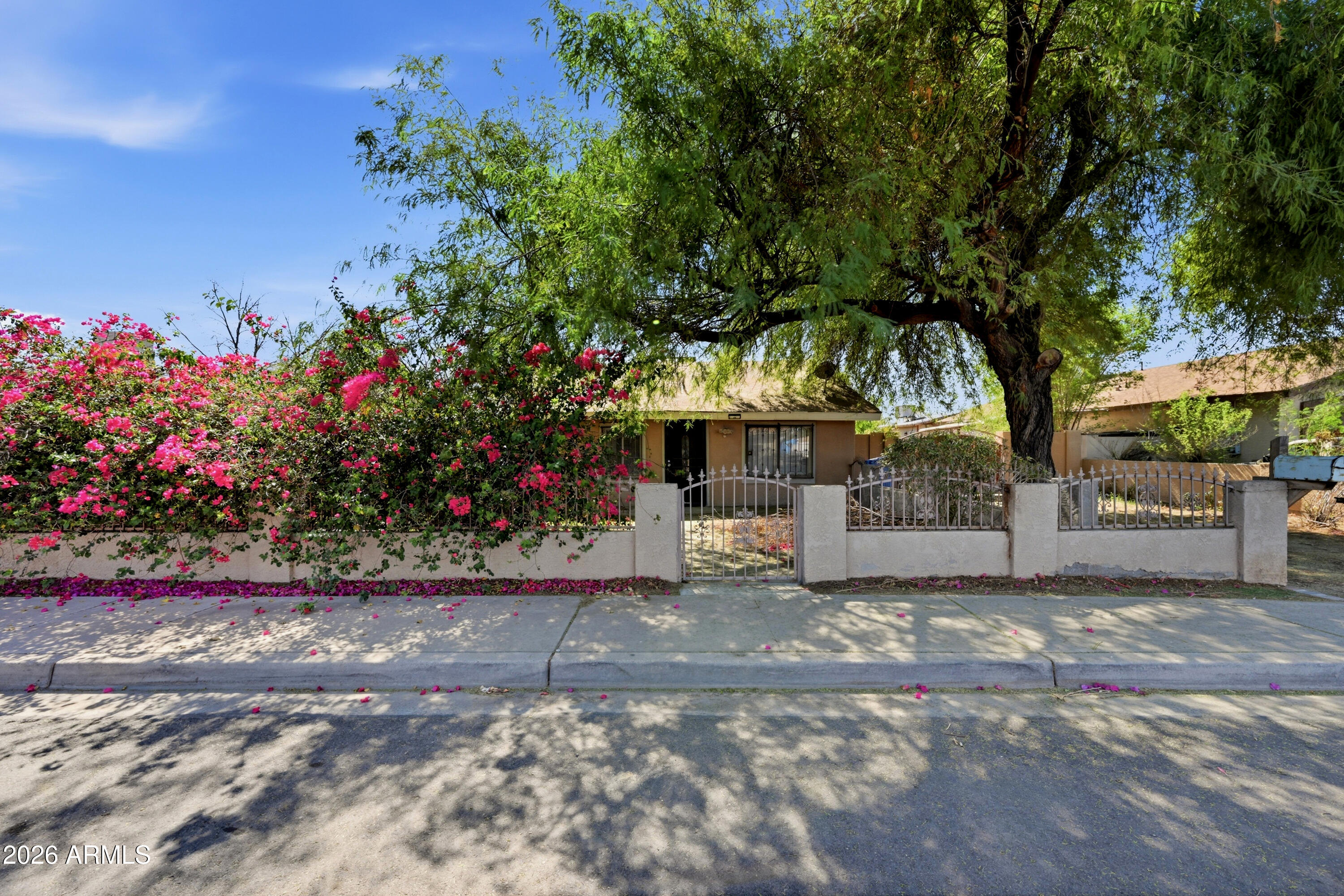 3307 W PALM Lane