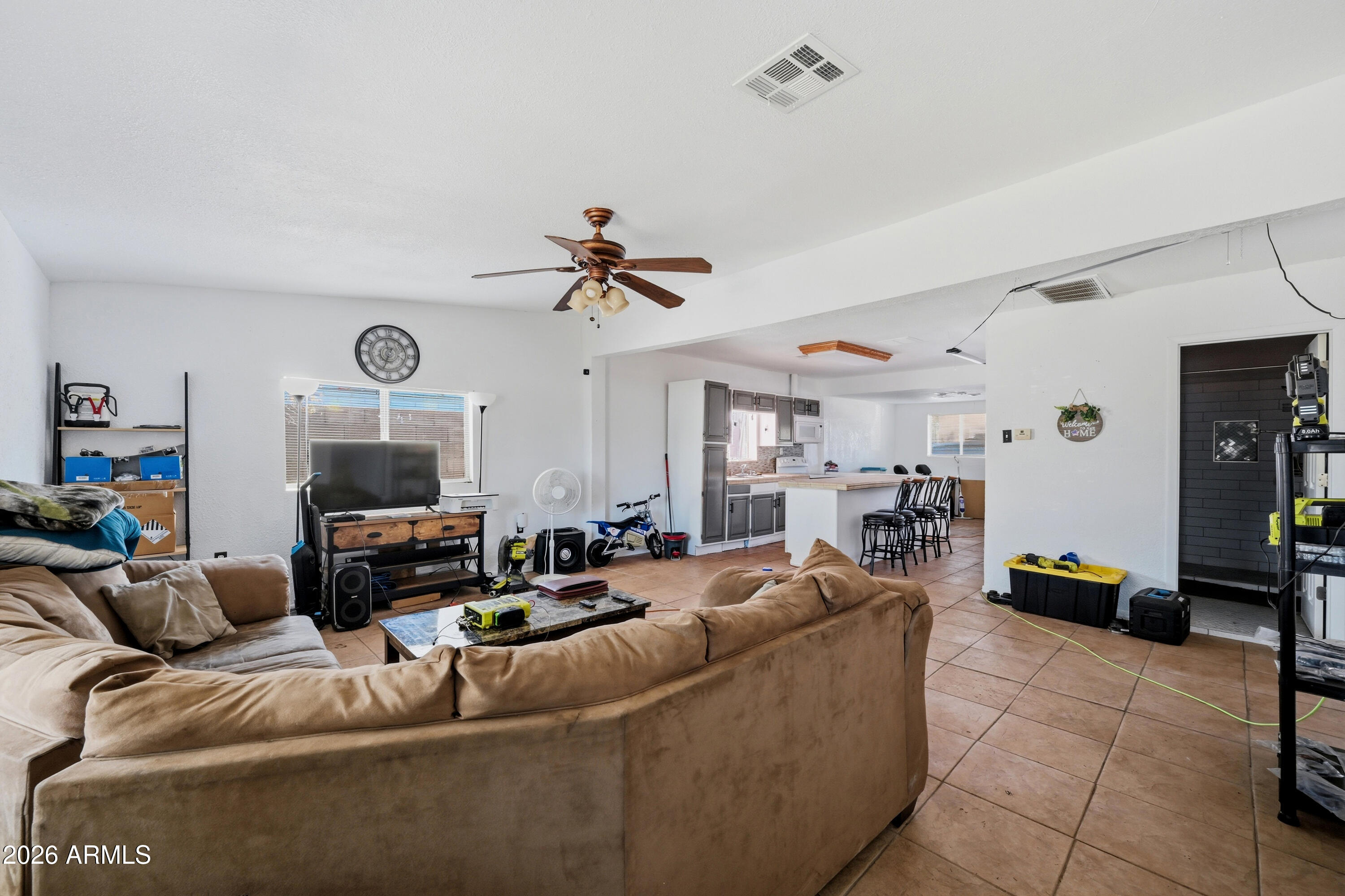 3307 W PALM Lane