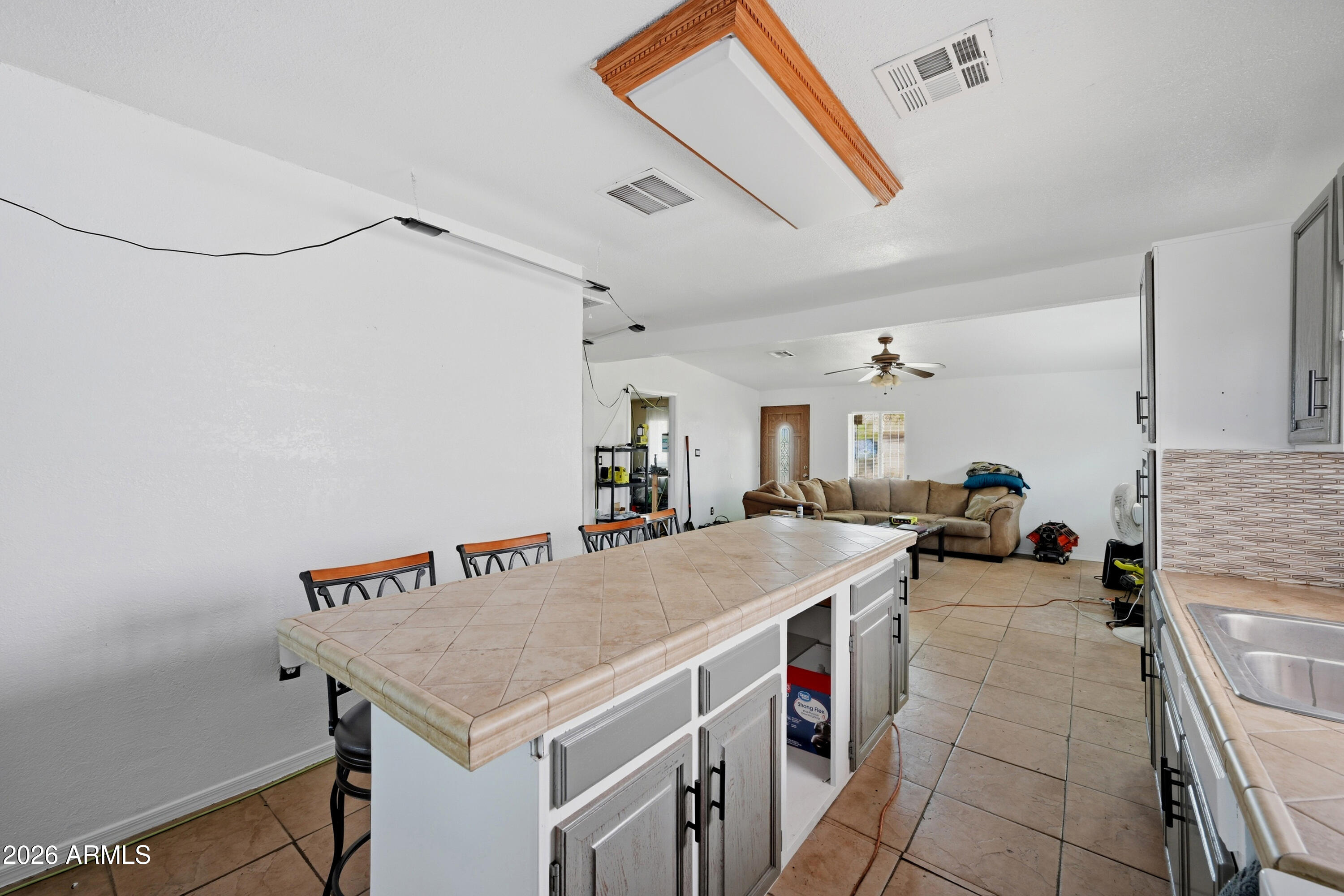 3307 W PALM Lane