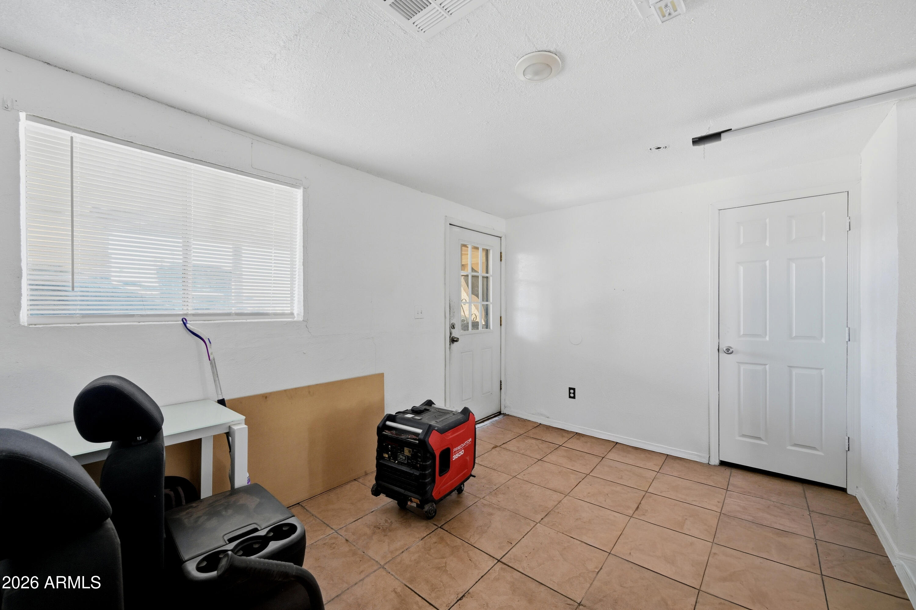 3307 W PALM Lane