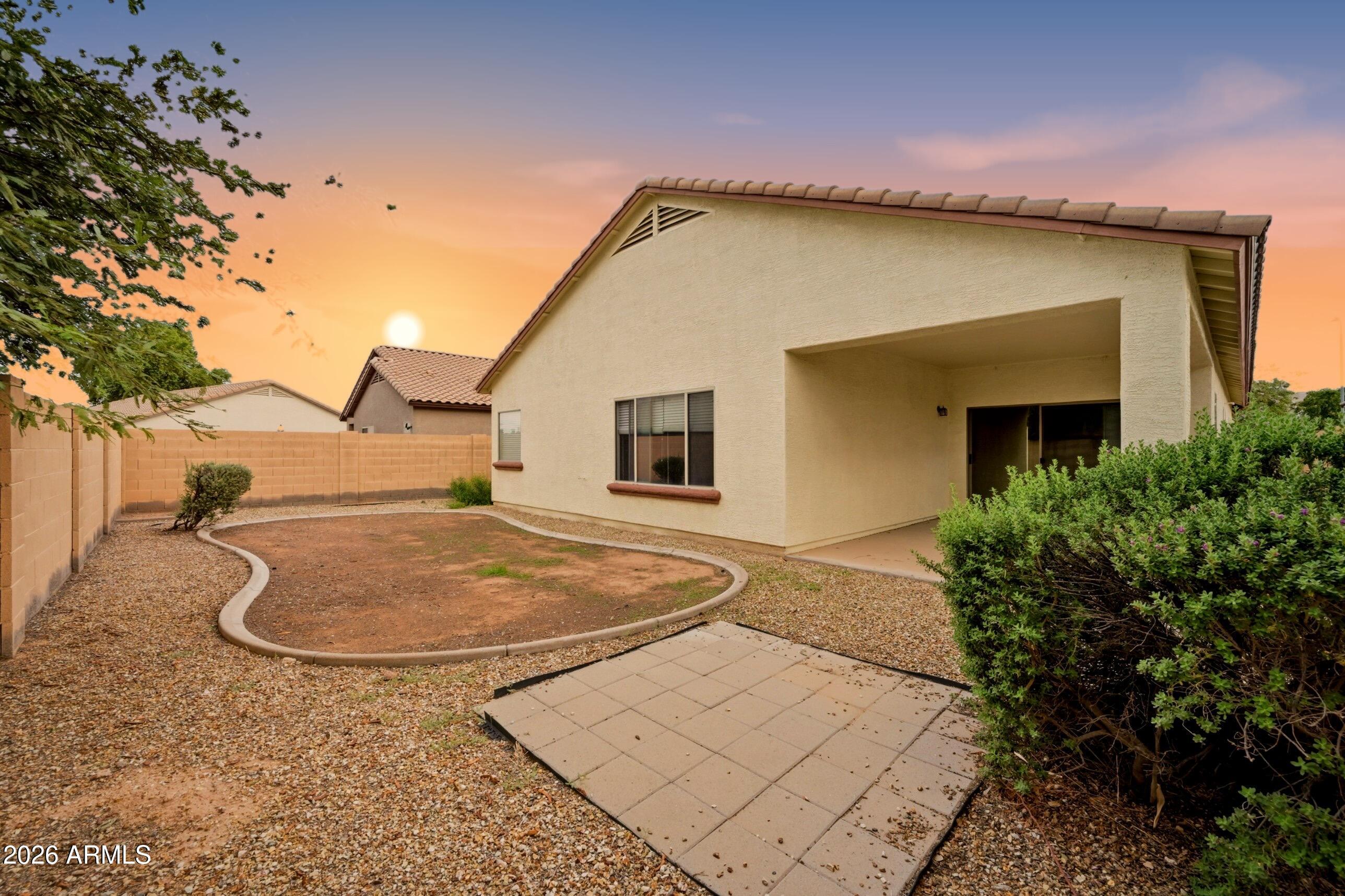 5752 W PEDRO Lane