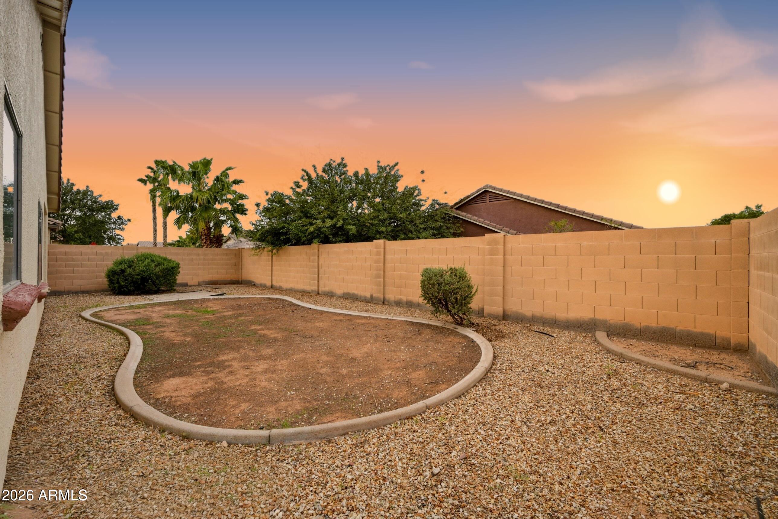 5752 W PEDRO Lane