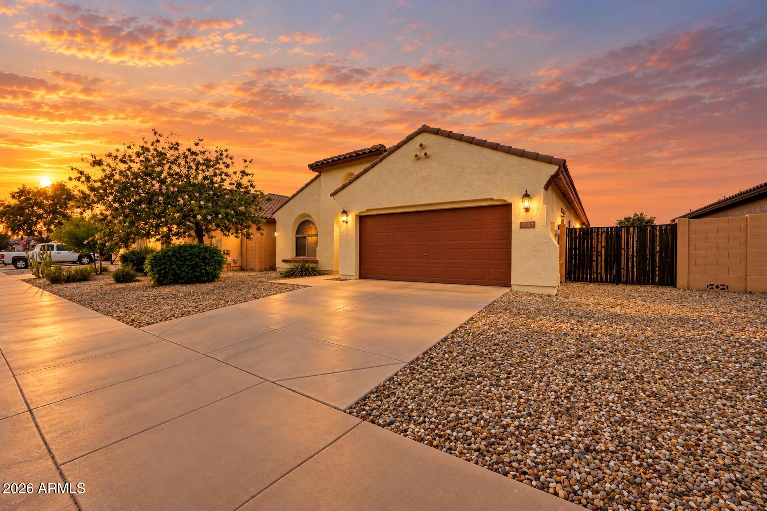 5752 W PEDRO Lane