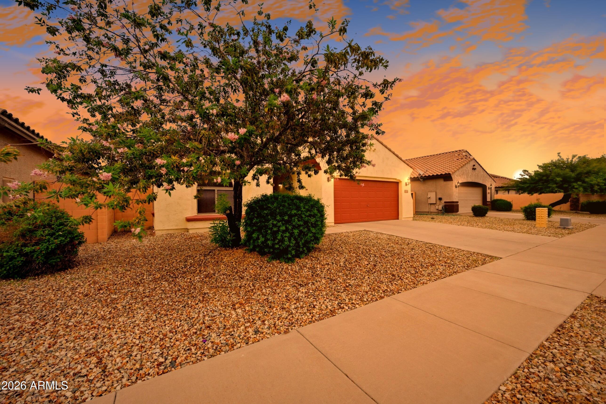 5752 W PEDRO Lane