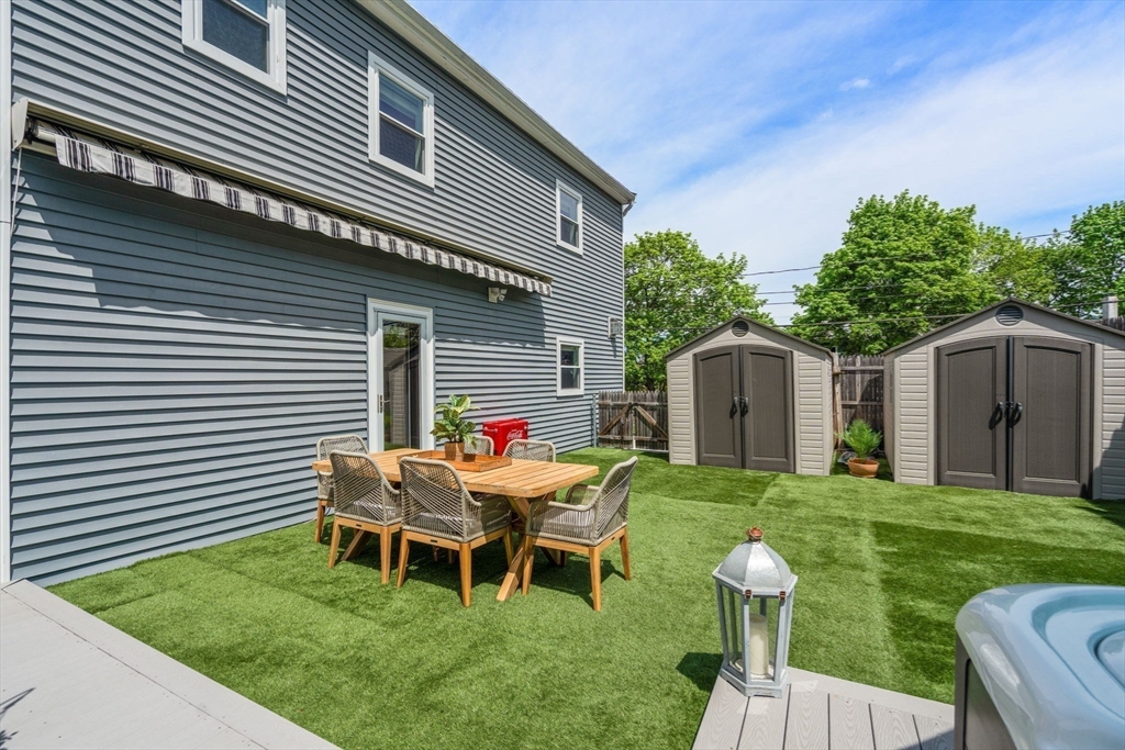38 Hibbert St