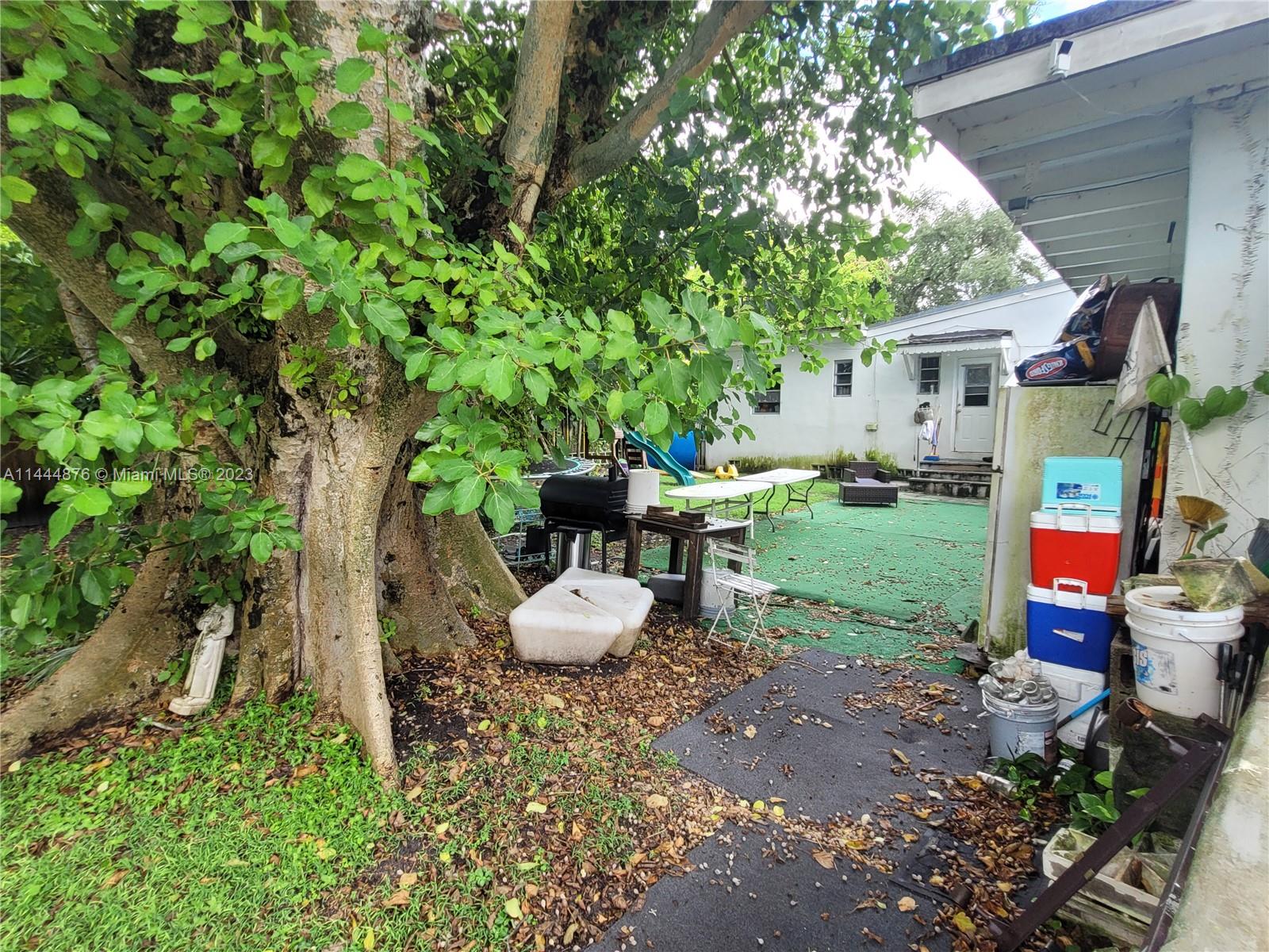 641 Nightingale Ave