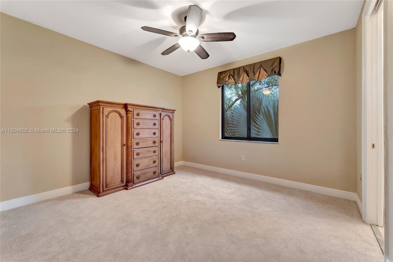 10123 S Lake Vista Cir