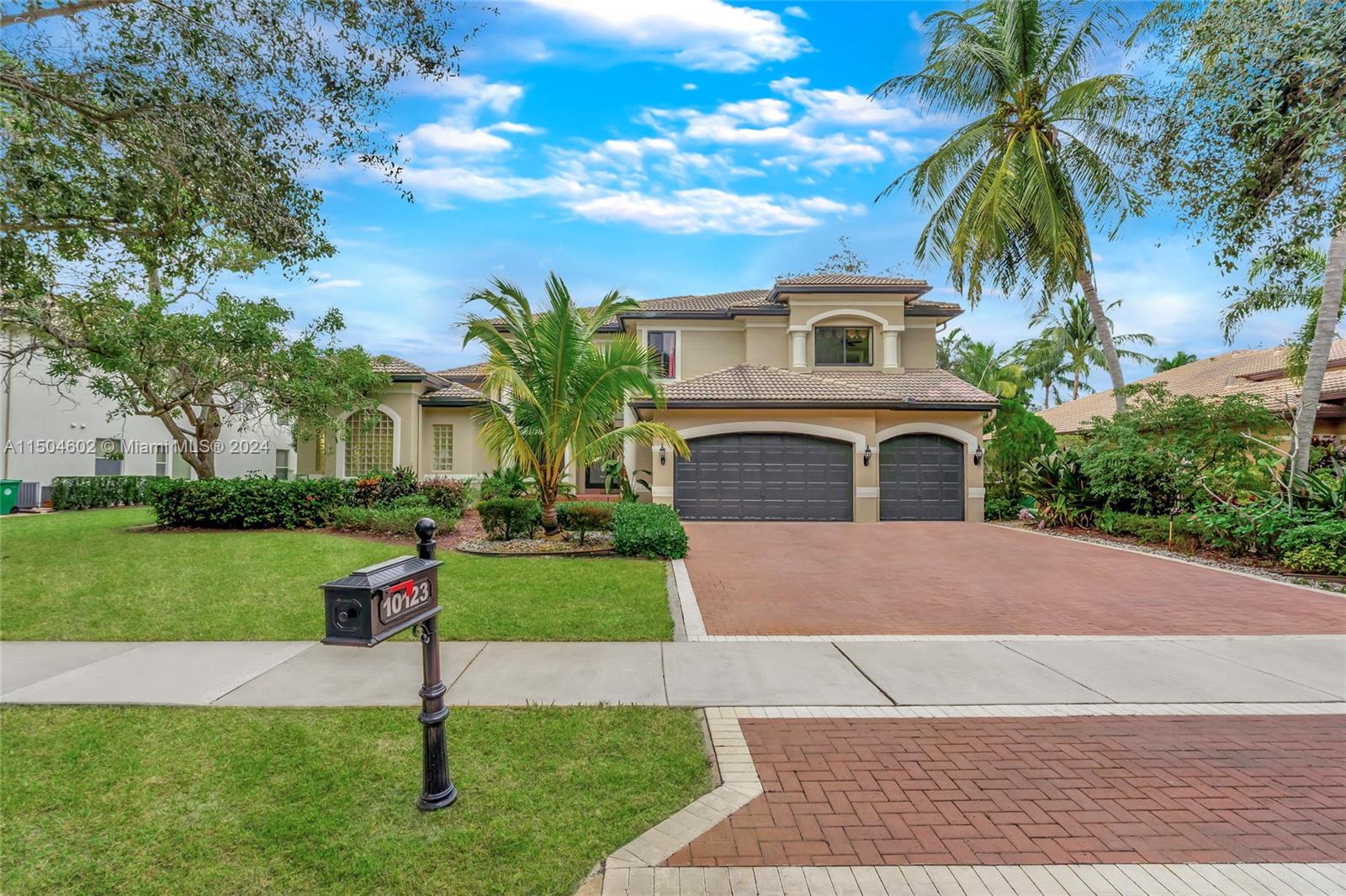 10123 S Lake Vista Cir