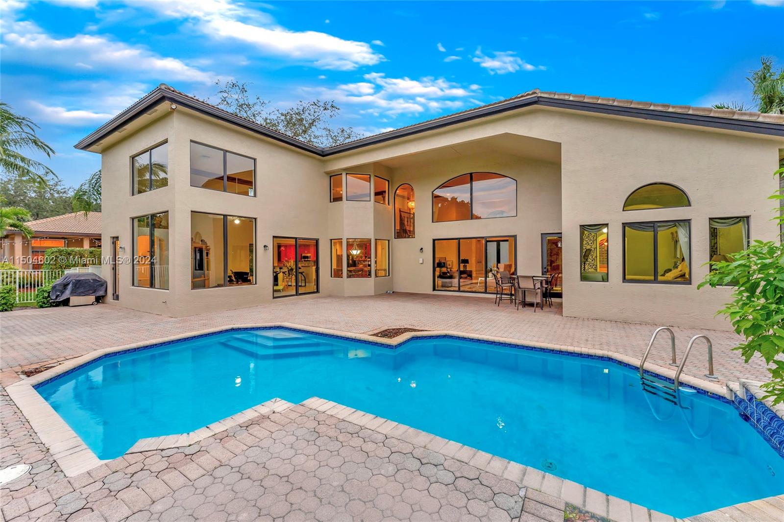 10123 S Lake Vista Cir