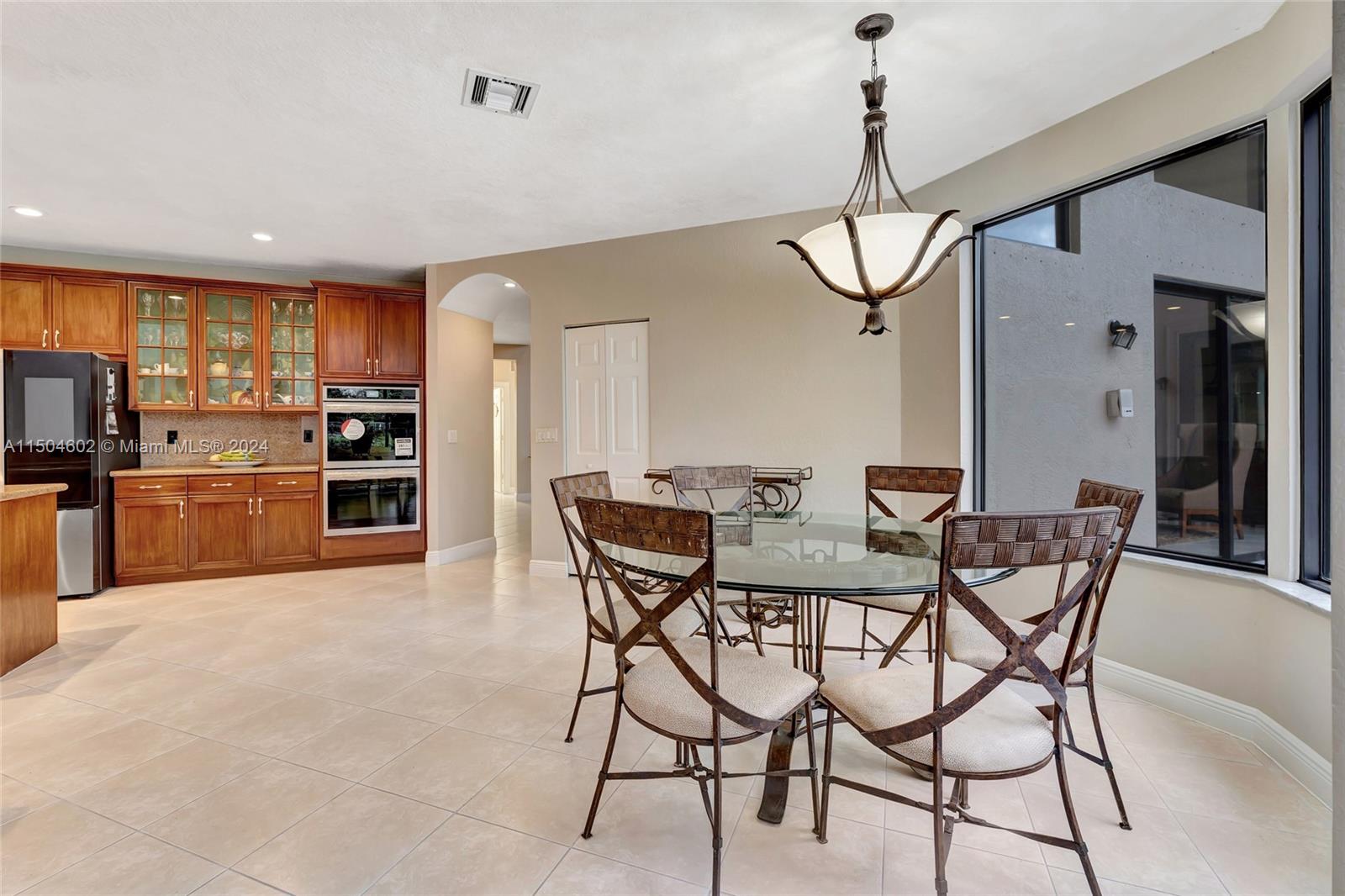 10123 S Lake Vista Cir