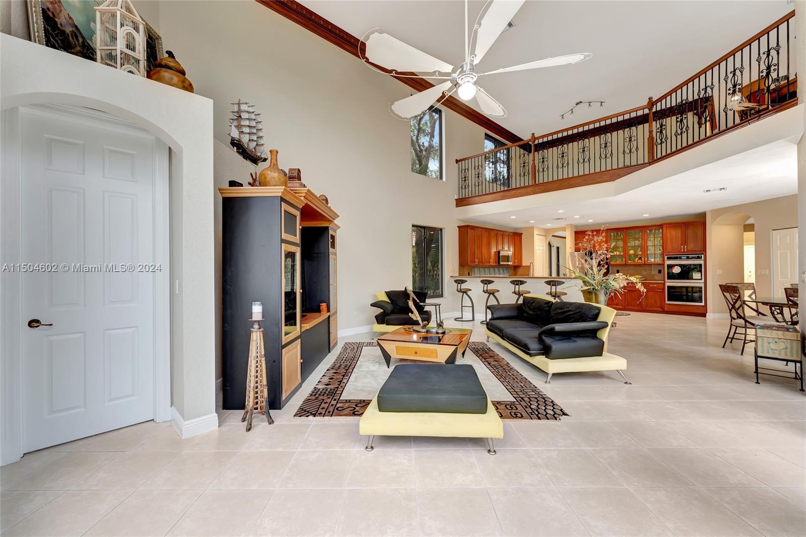 10123 S Lake Vista Cir