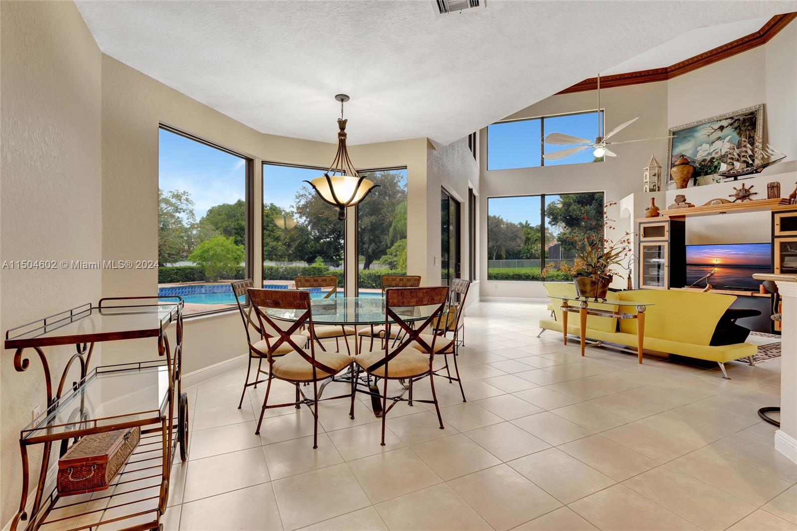 10123 S Lake Vista Cir