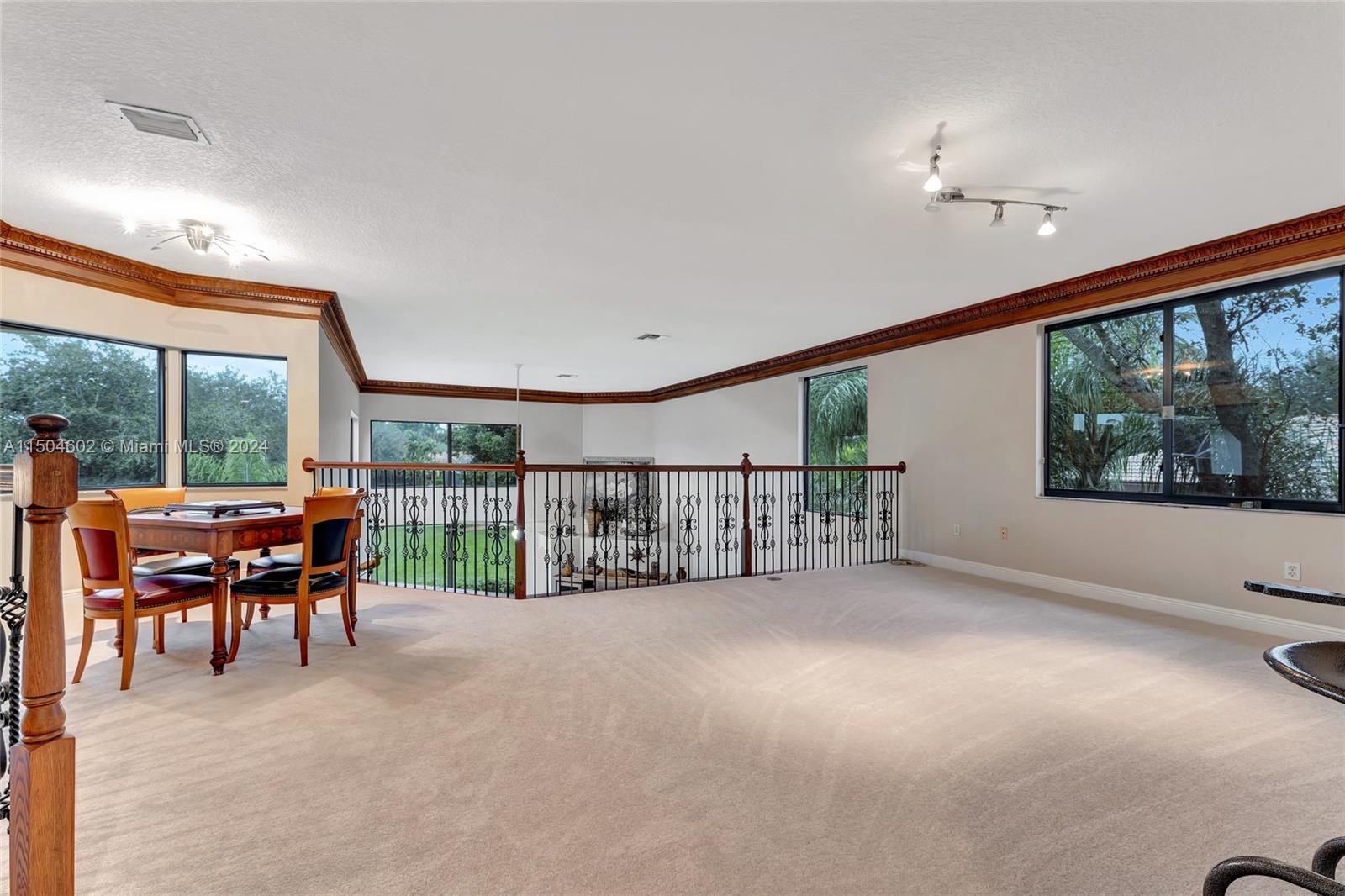 10123 S Lake Vista Cir