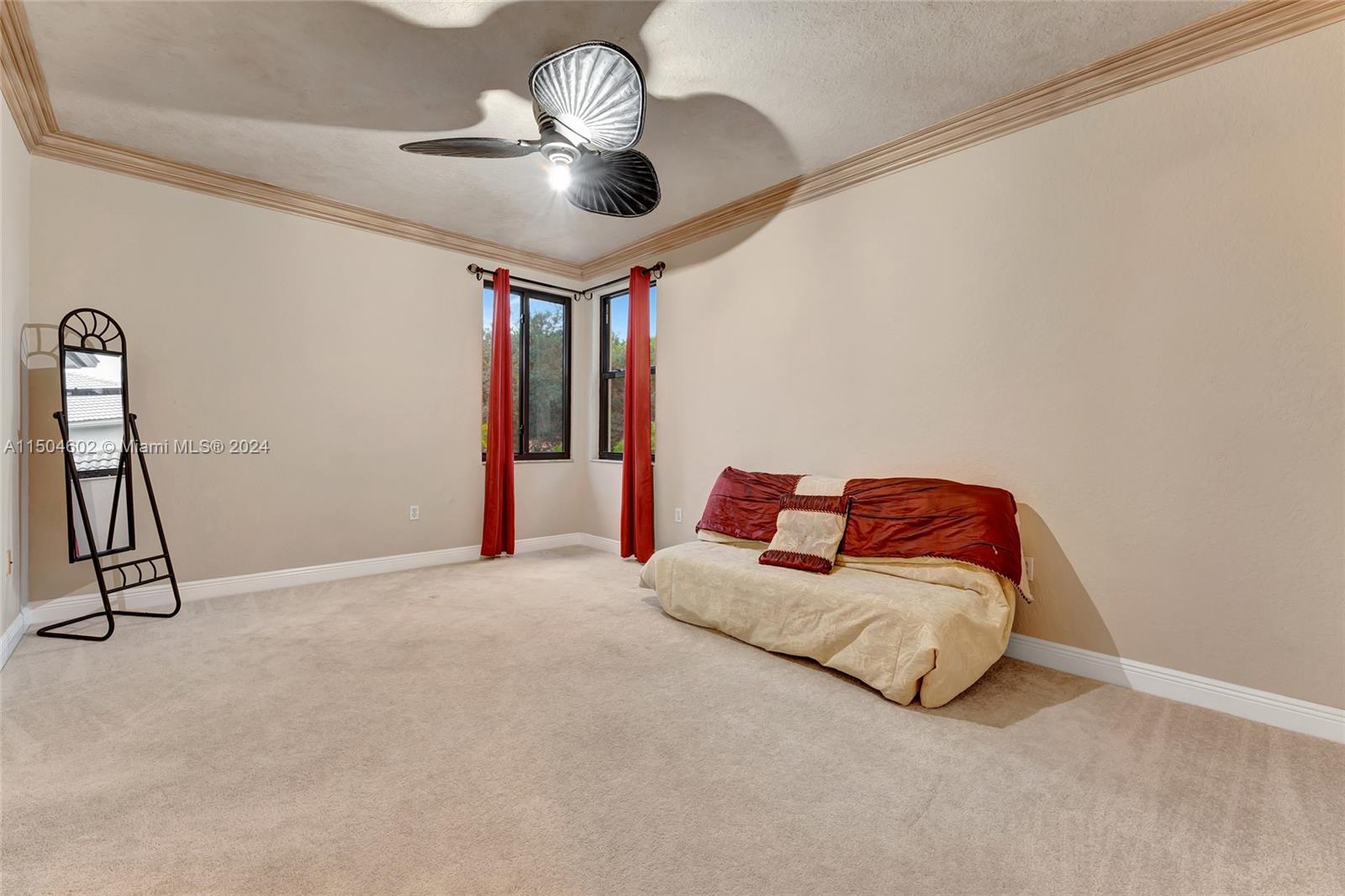 10123 S Lake Vista Cir