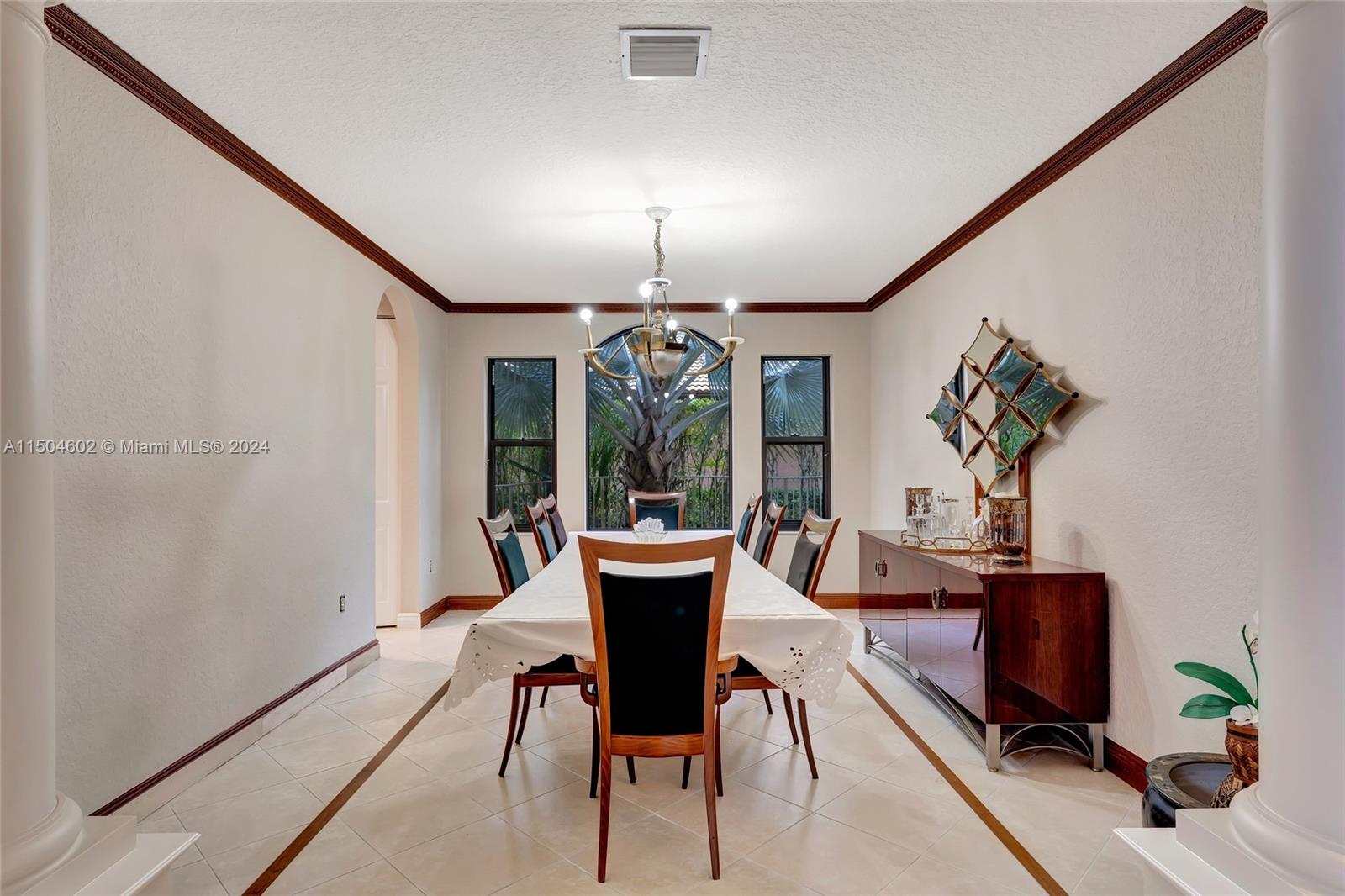 10123 S Lake Vista Cir