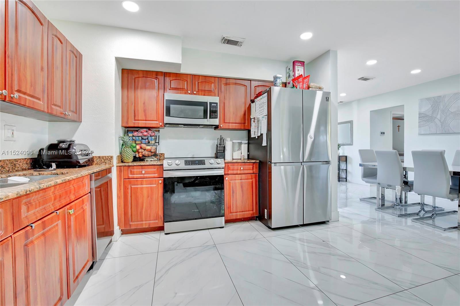 2331 Kingston Dr