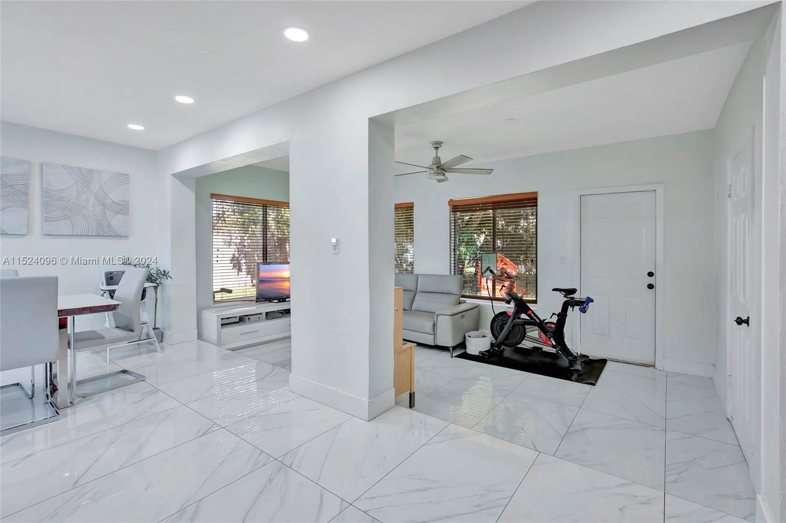 2331 Kingston Dr