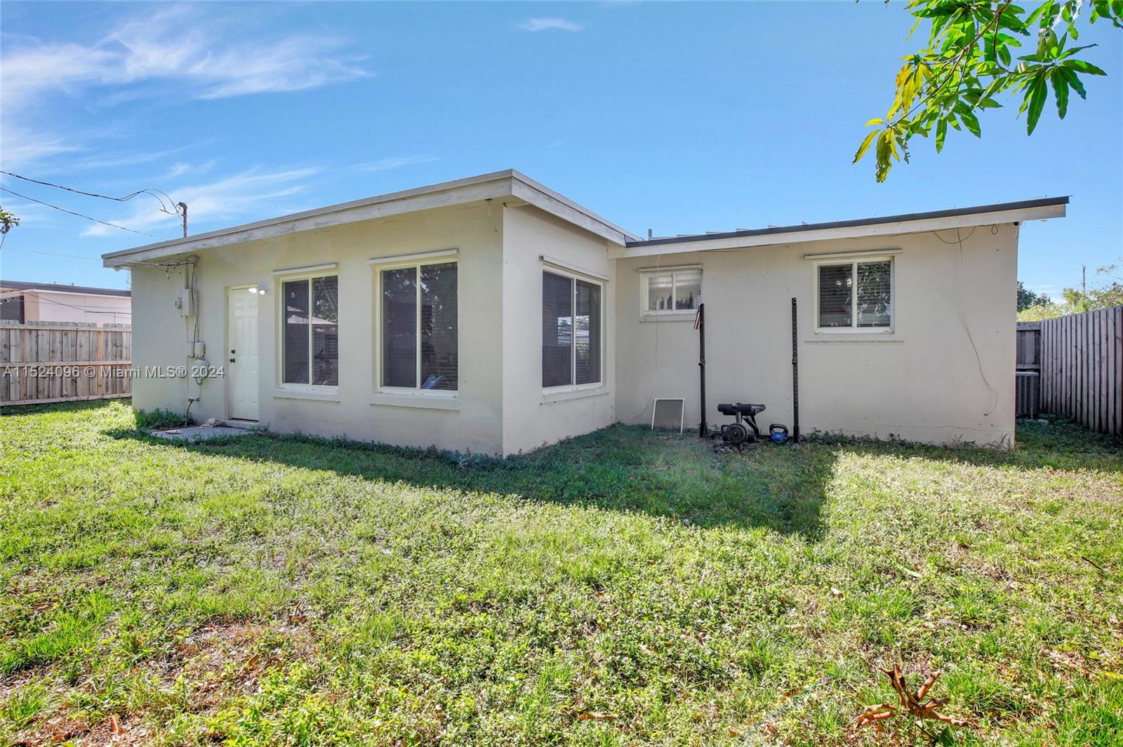 2331 Kingston Dr