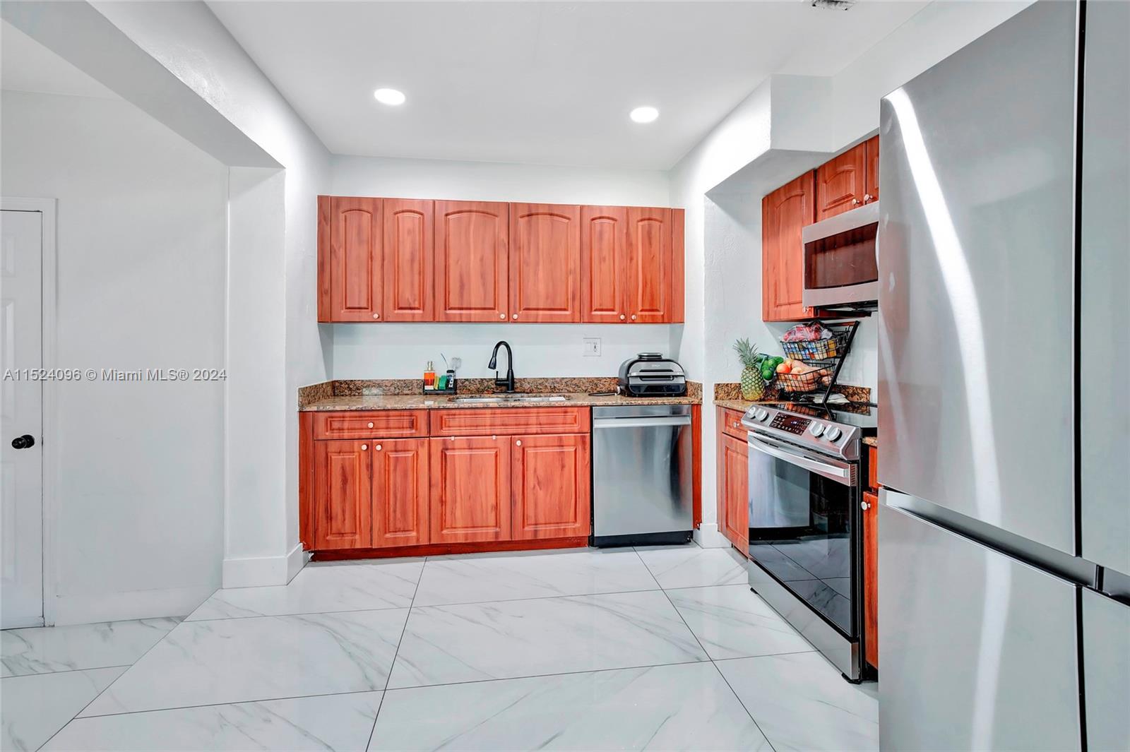 2331 Kingston Dr