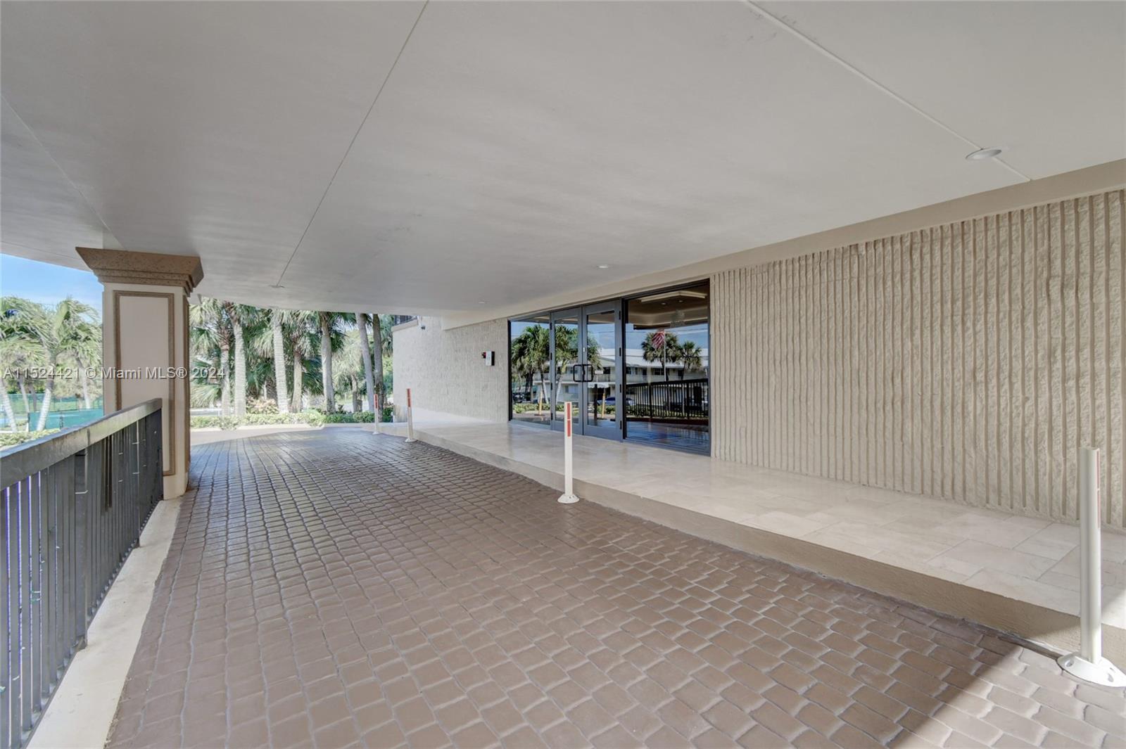 1167 Hillsboro Mile # 208