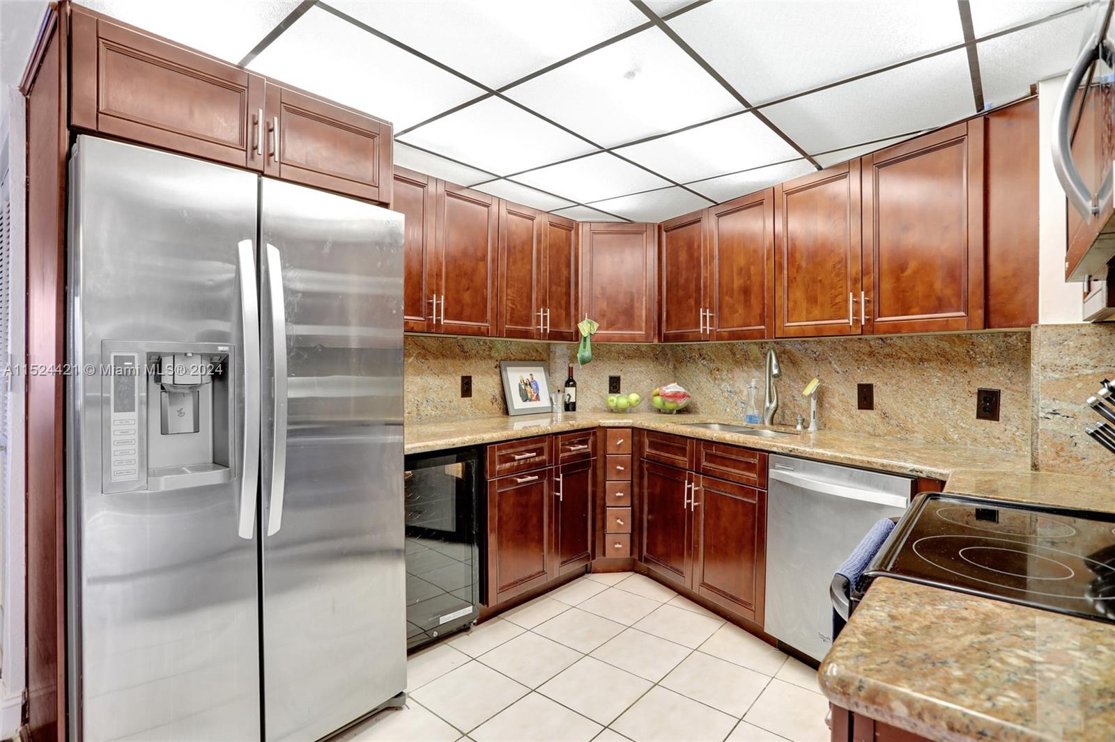 1167 Hillsboro Mile # 208