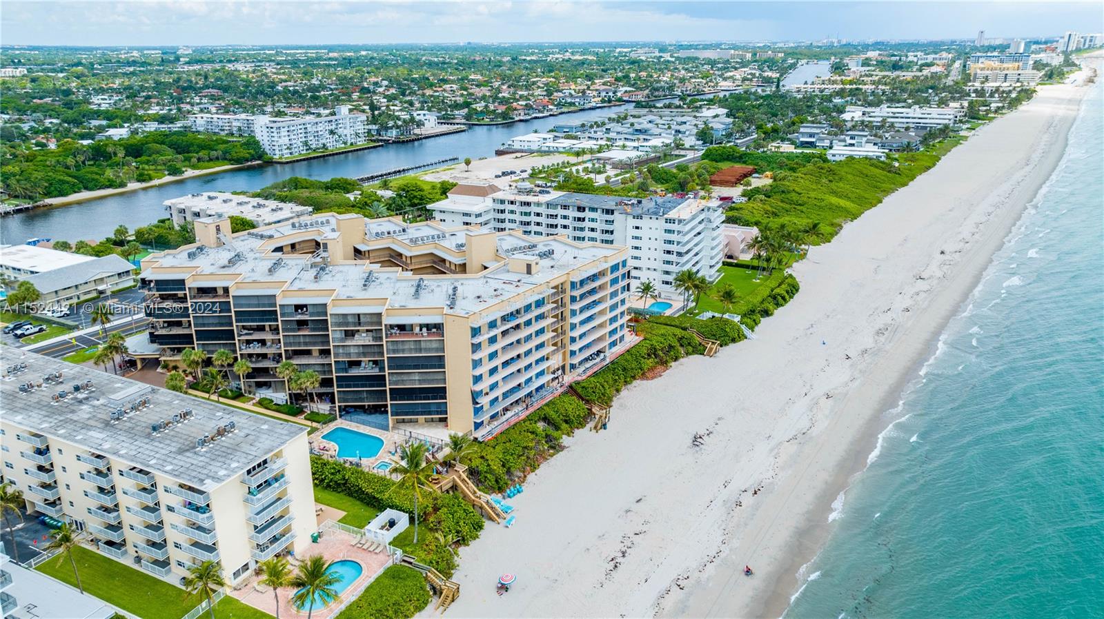 1167 Hillsboro Mile # 208