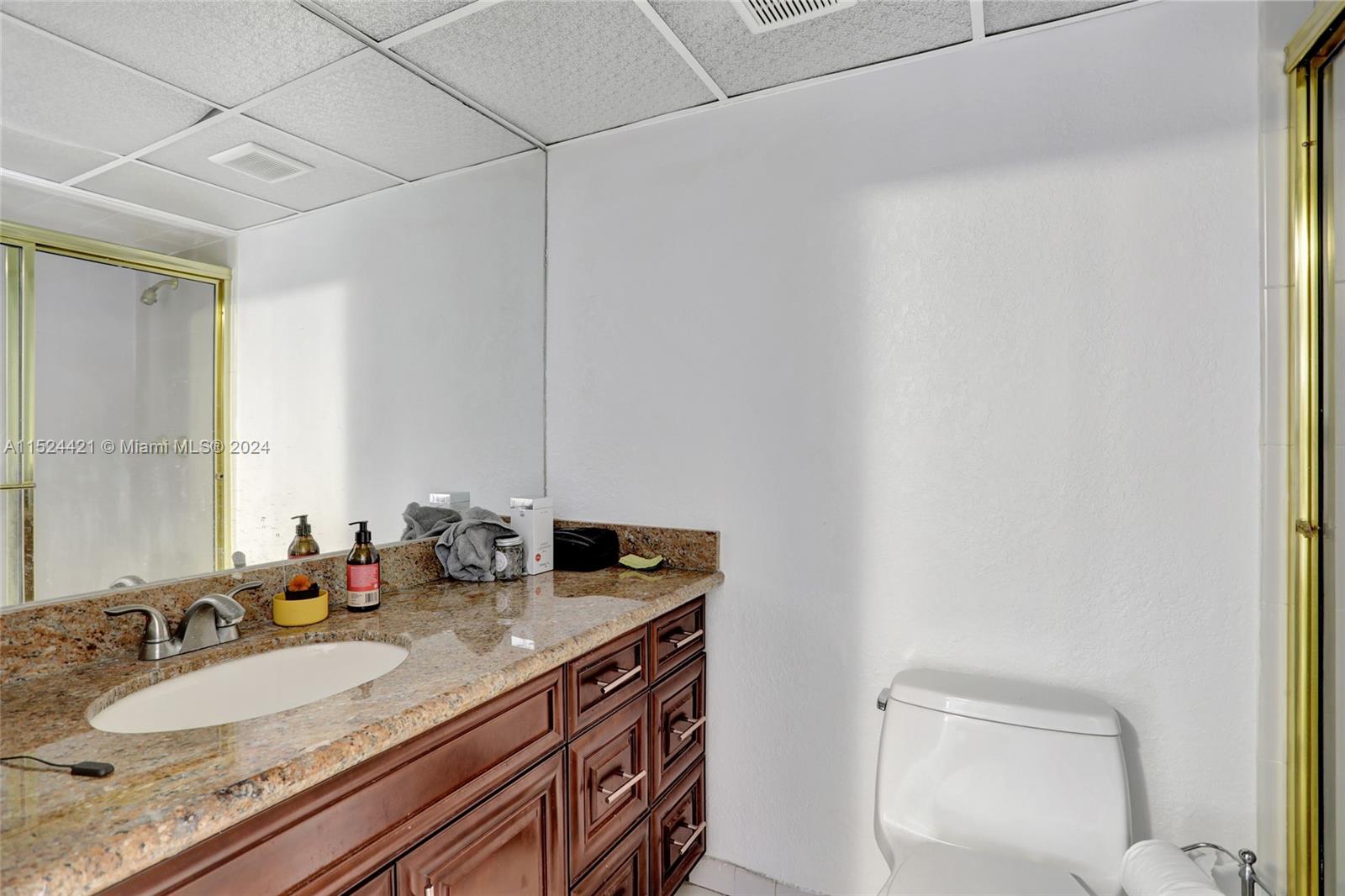 1167 Hillsboro Mile # 208