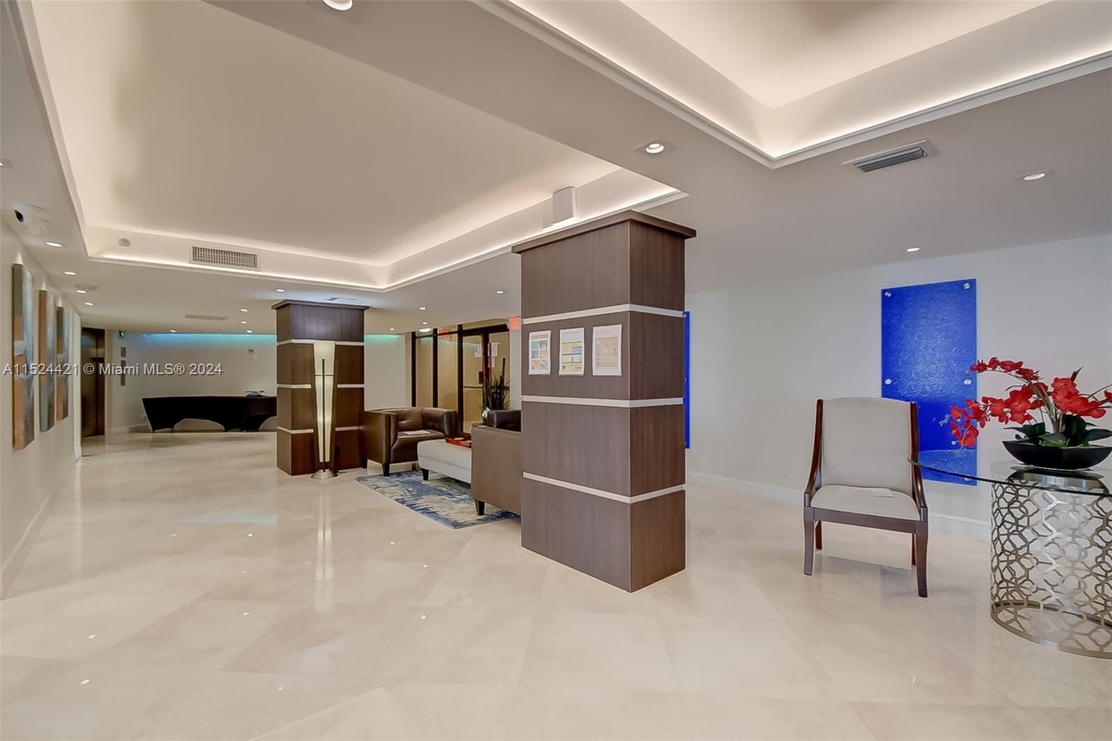 1167 Hillsboro Mile # 208