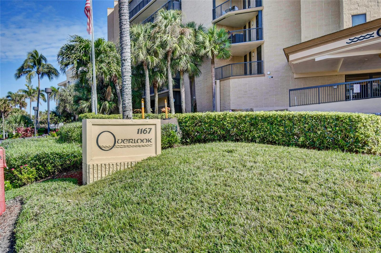 1167 Hillsboro Mile # 208