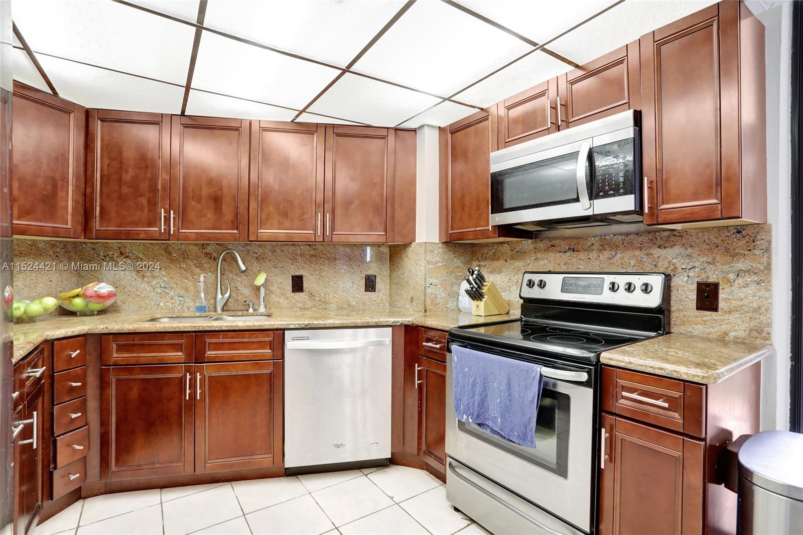 1167 Hillsboro Mile # 208