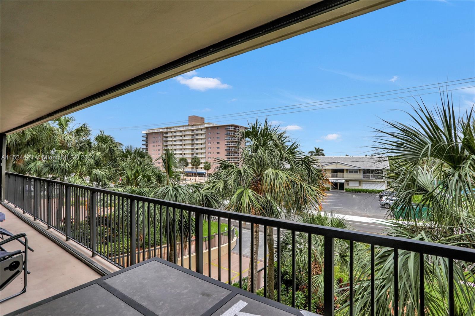 1167 Hillsboro Mile # 208