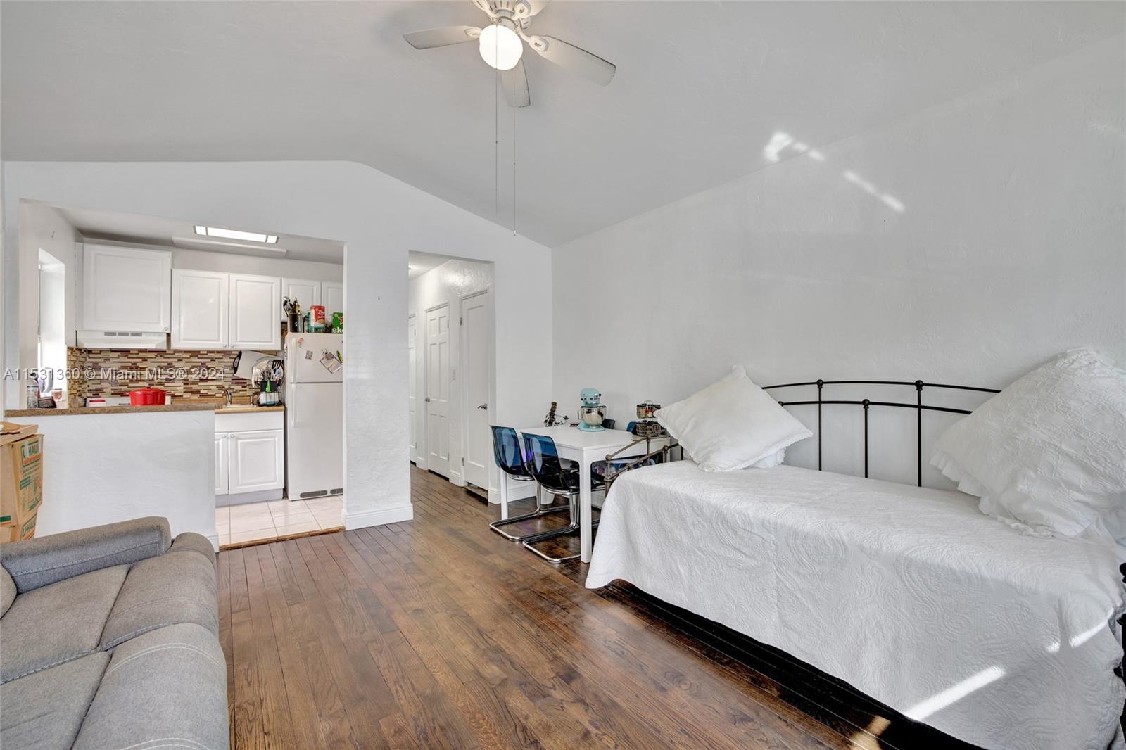 329 Monroe St