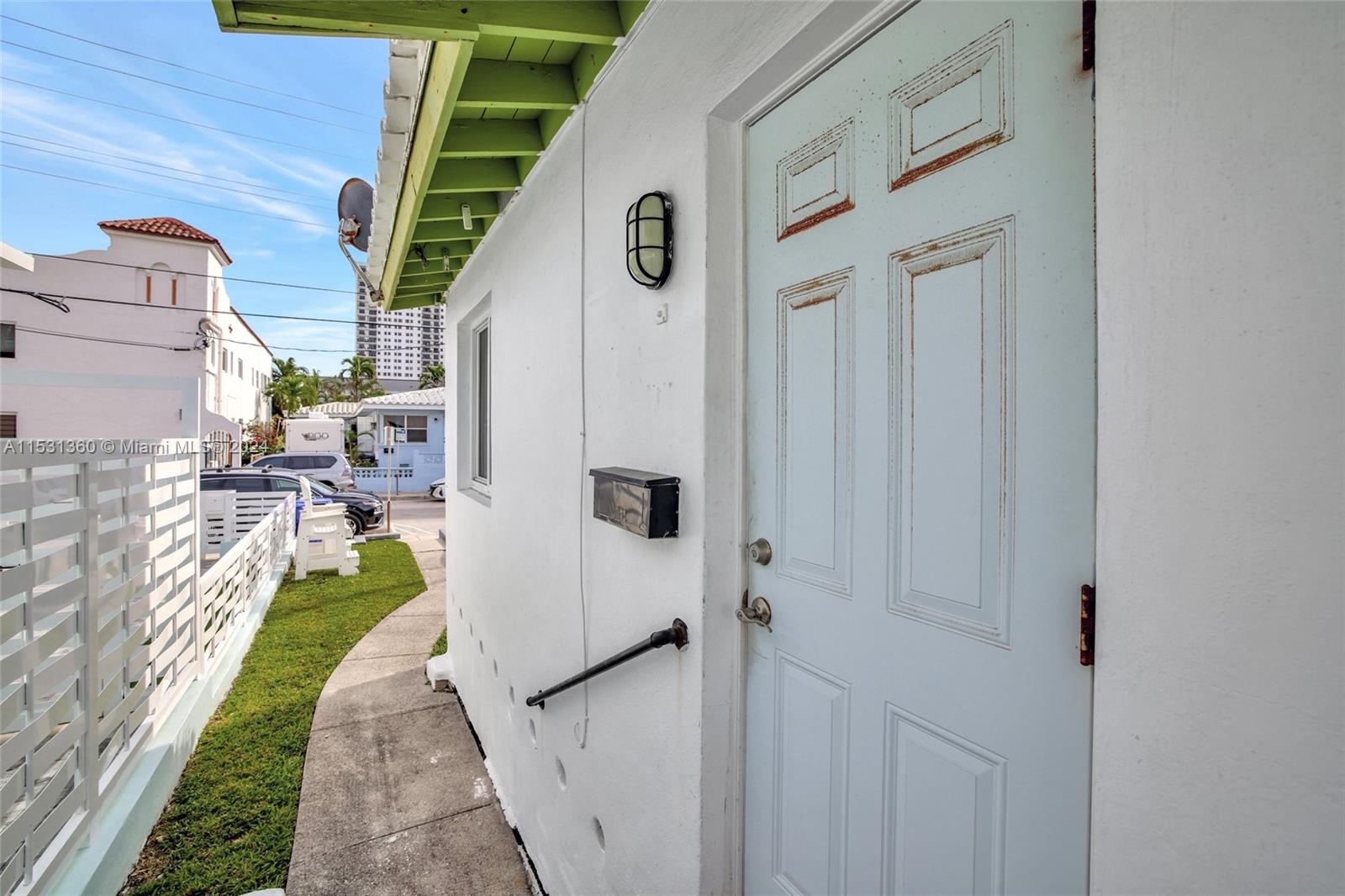 329 Monroe St