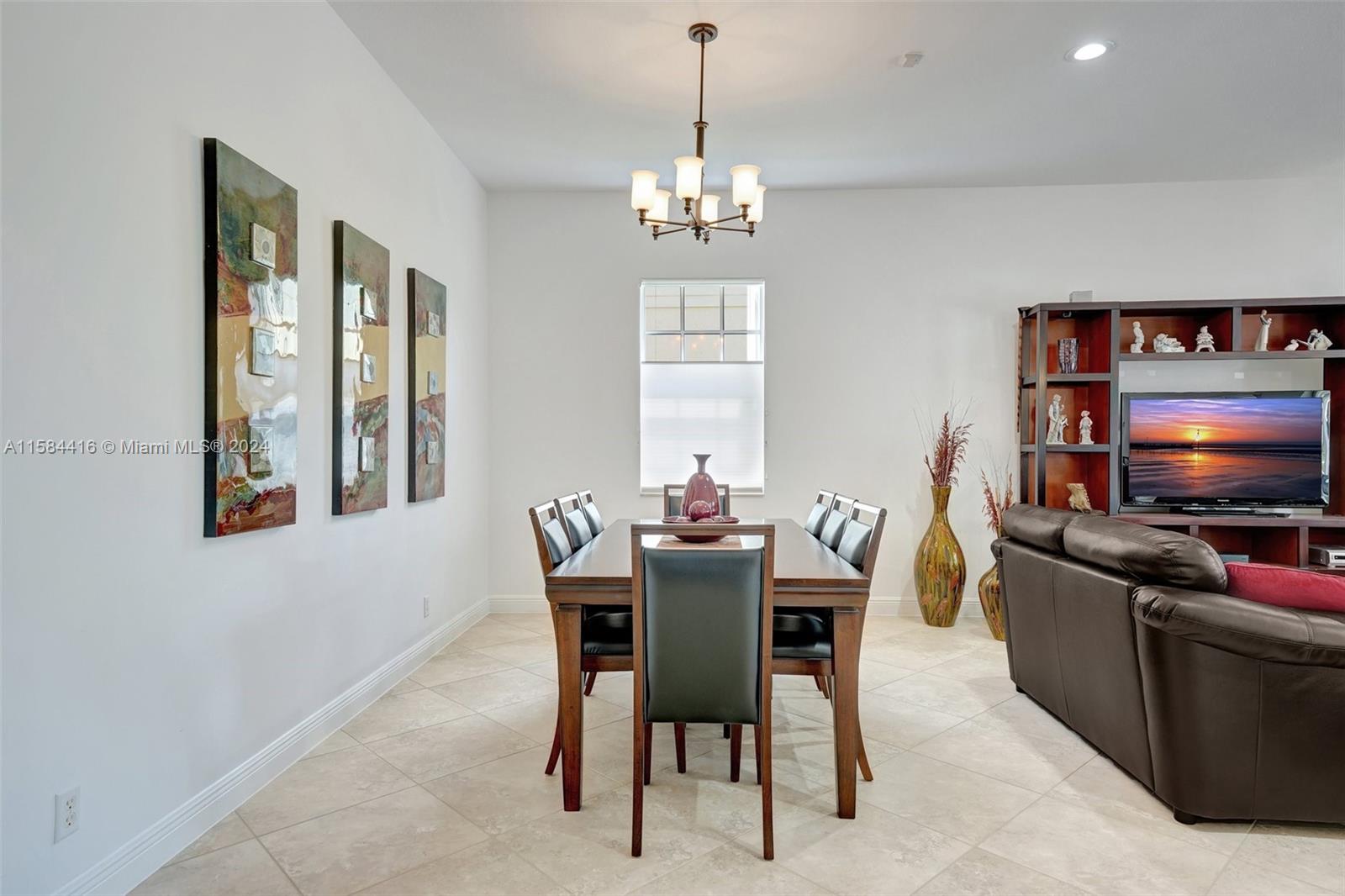 6932 S Lakeside Cir S