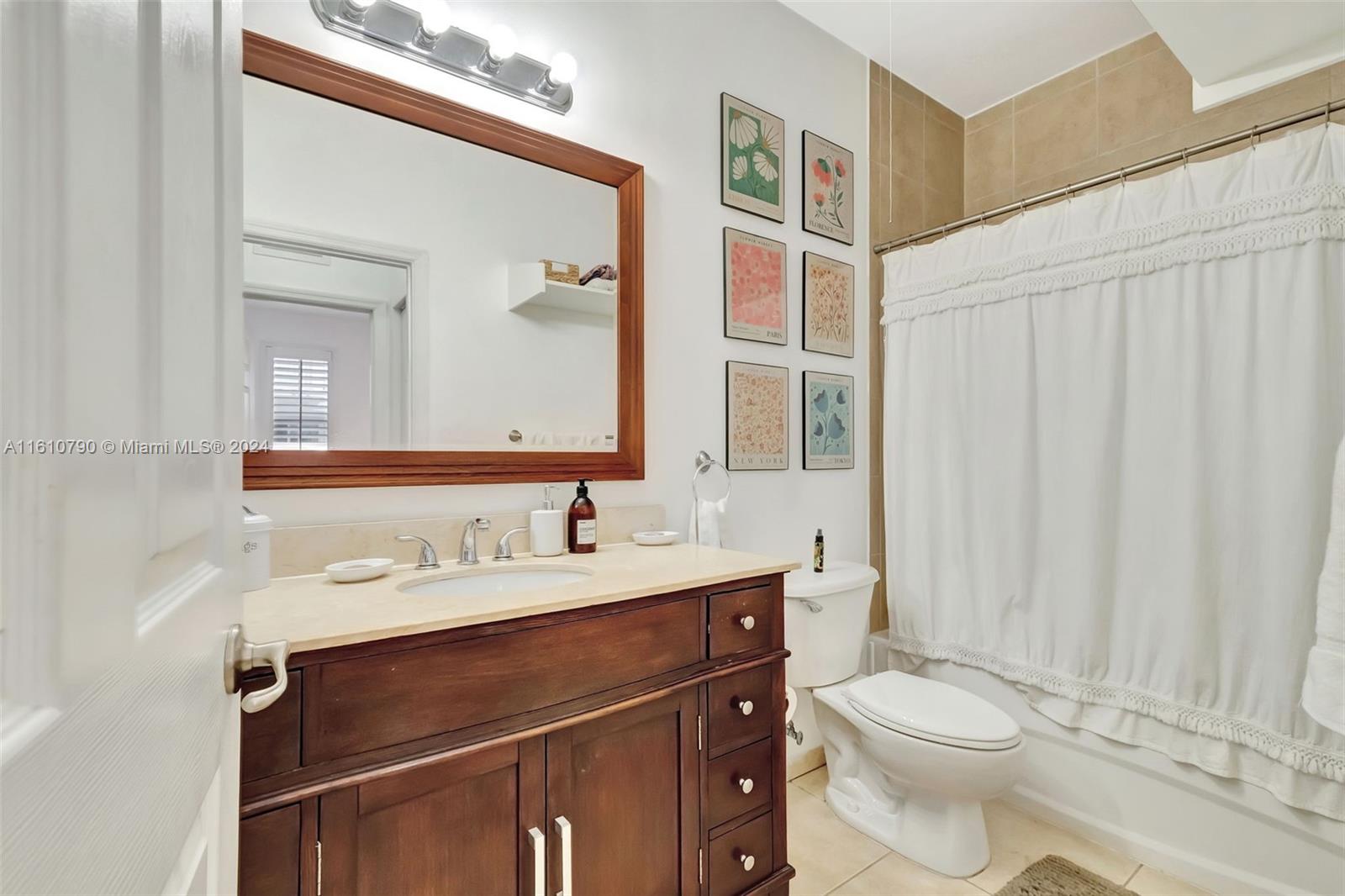 10702 NW 77th St # 10702