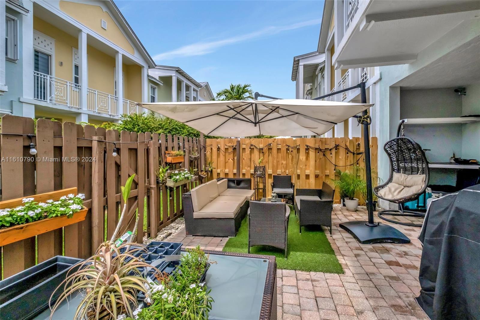 10702 NW 77th St # 10702