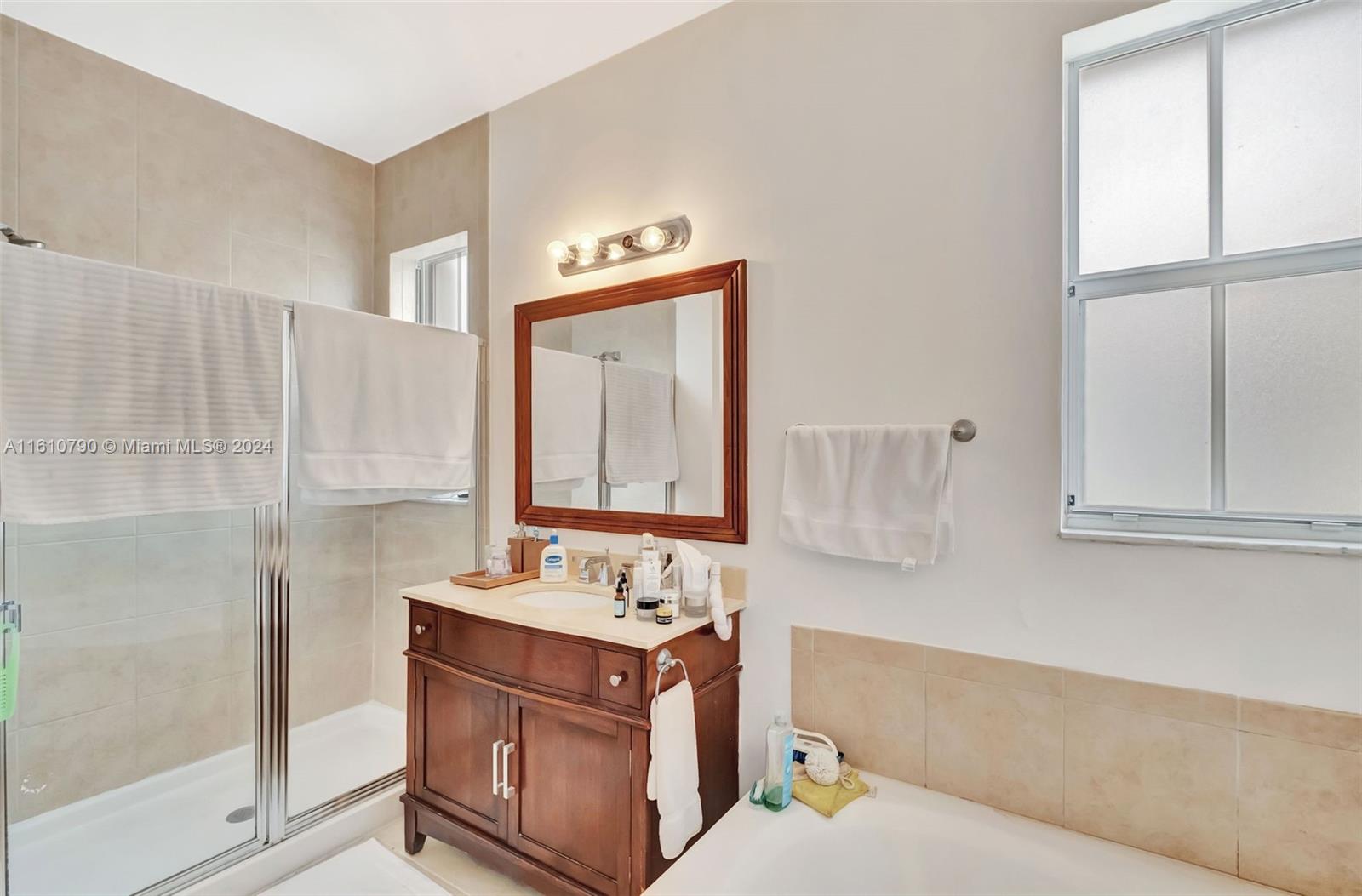 10702 NW 77th St # 10702