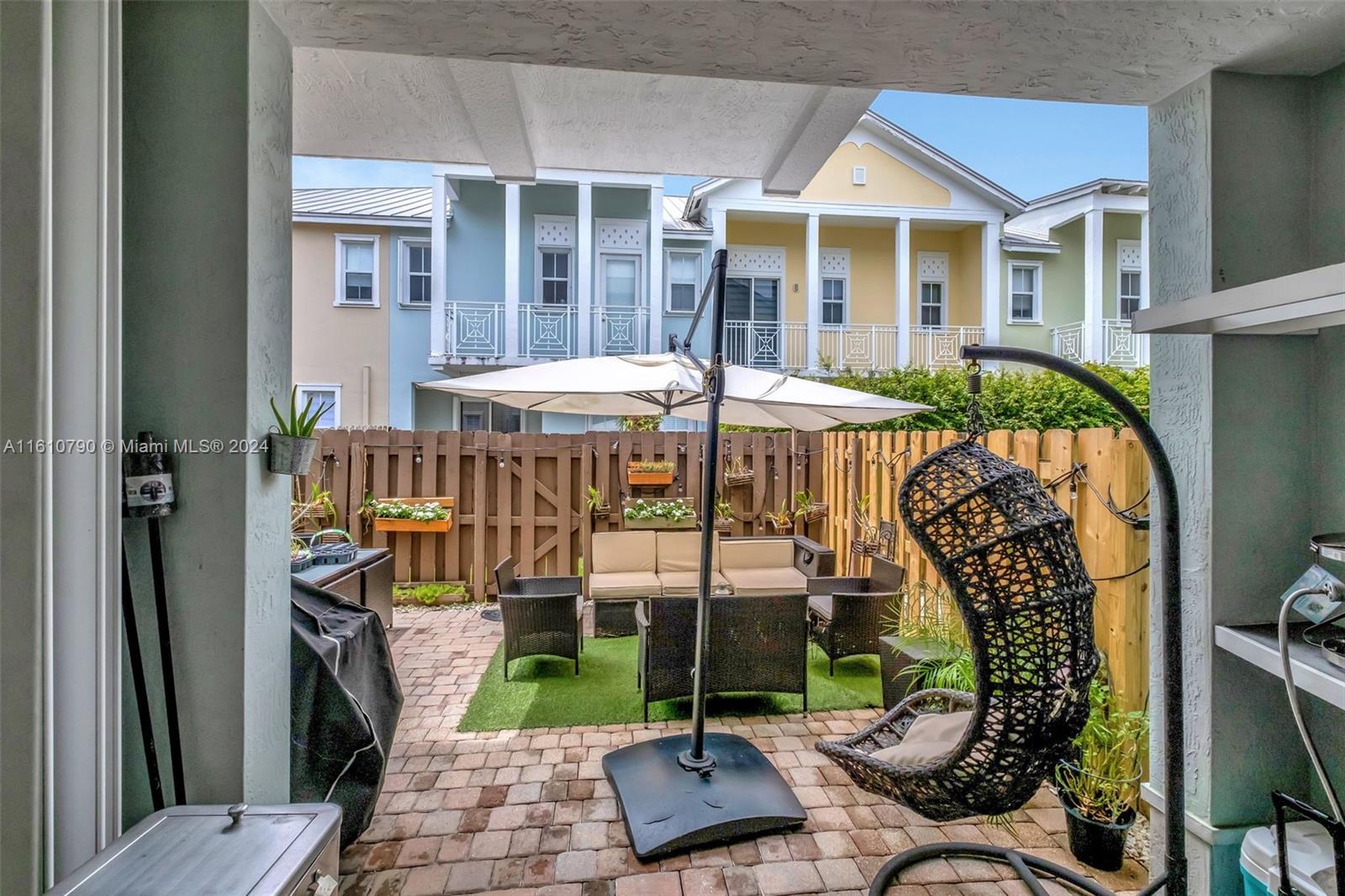 10702 NW 77th St # 10702