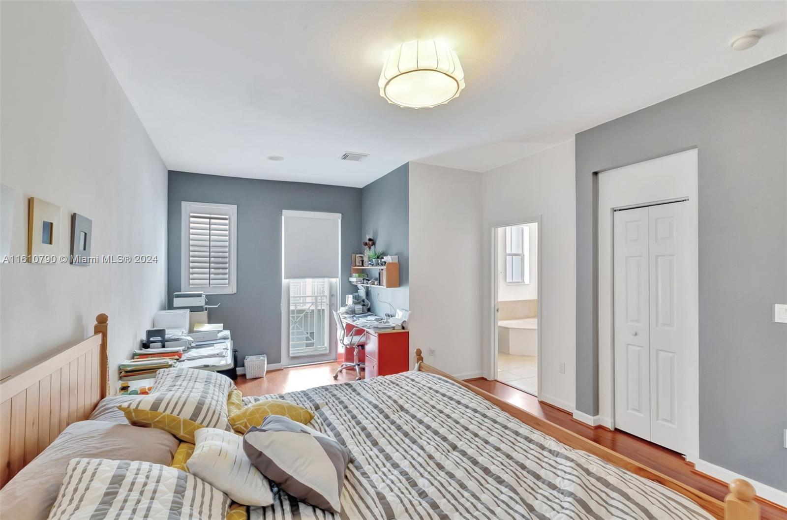 10702 NW 77th St # 10702