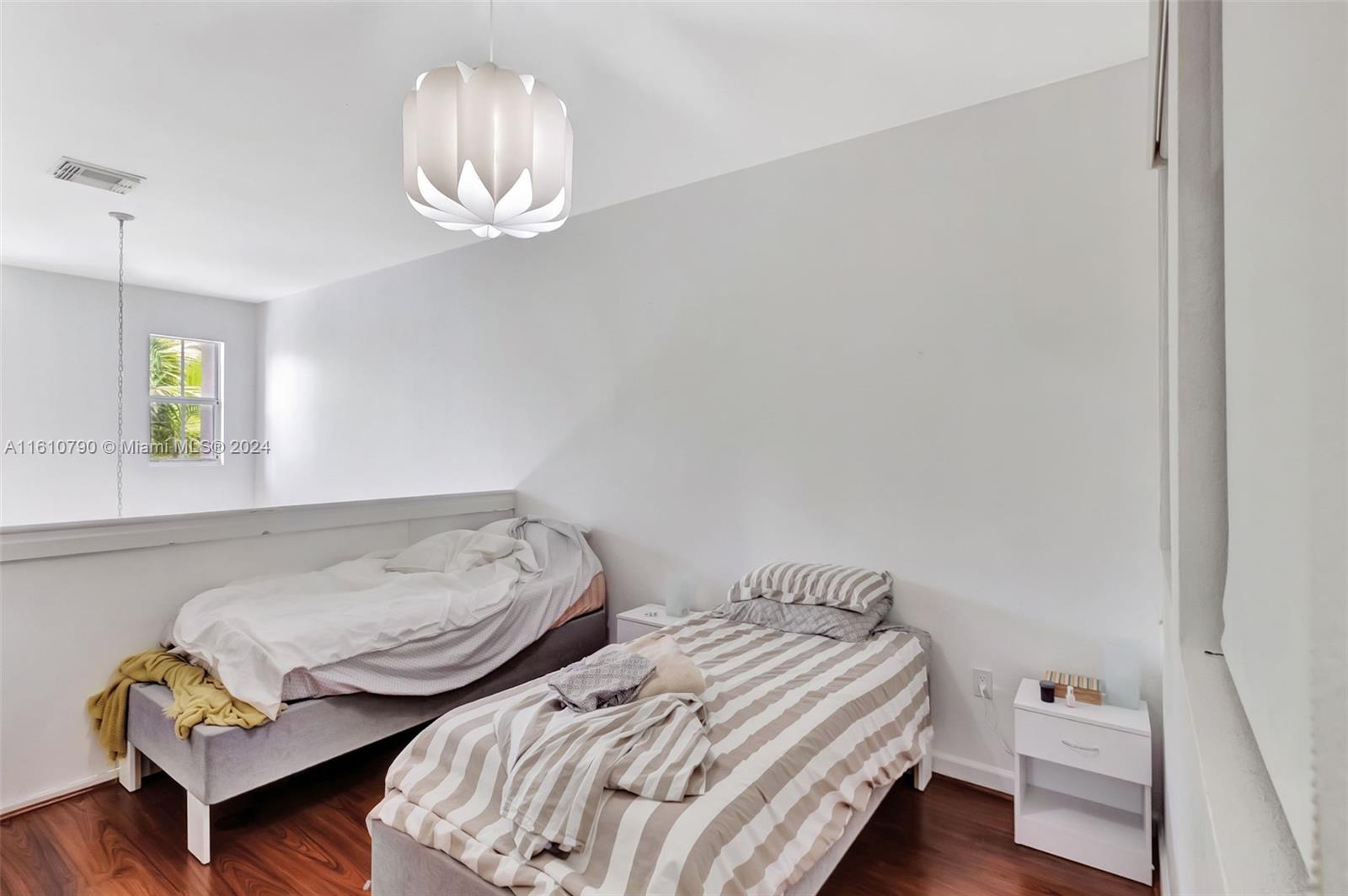 10702 NW 77th St # 10702