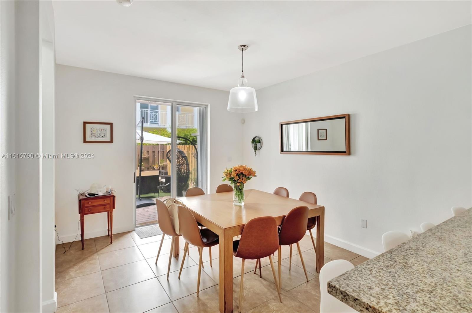 10702 NW 77th St # 10702