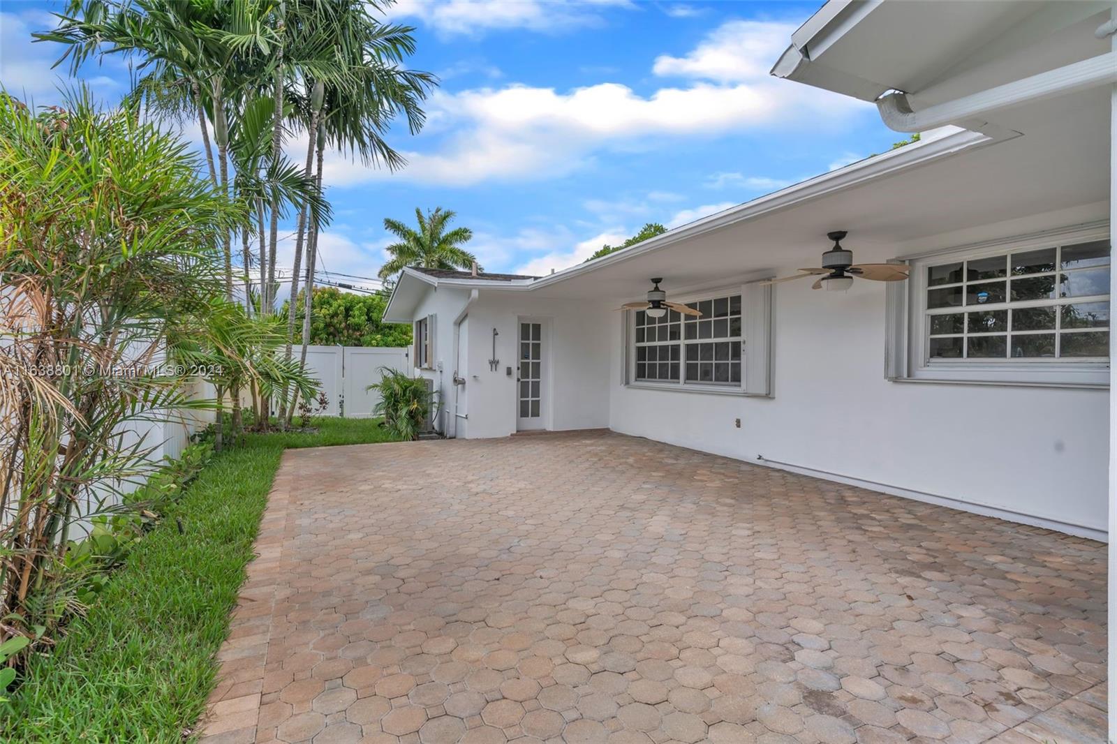 155 SW 39th Ct